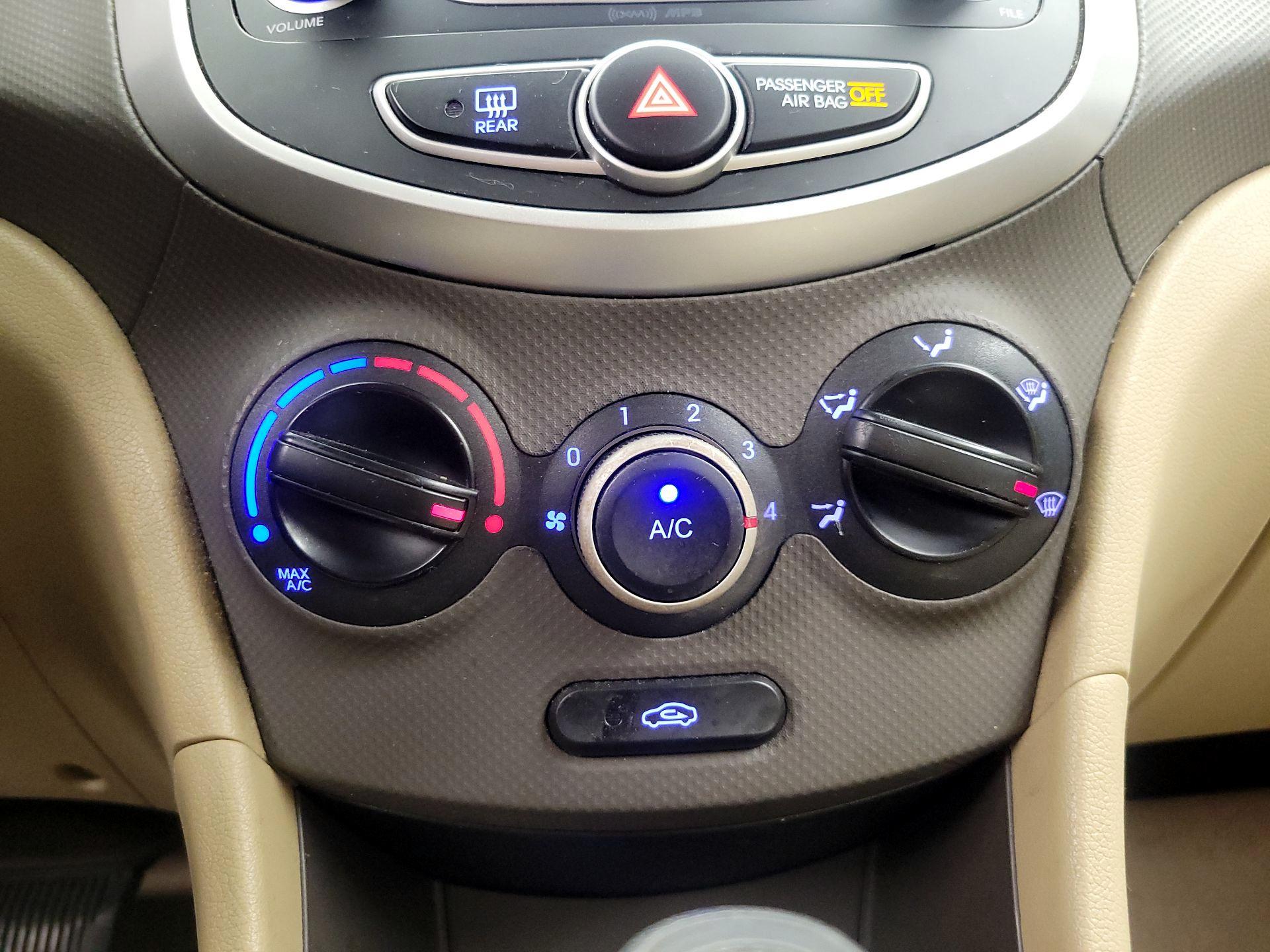 Thumbnail: 2014 Hyundai Accent - 15