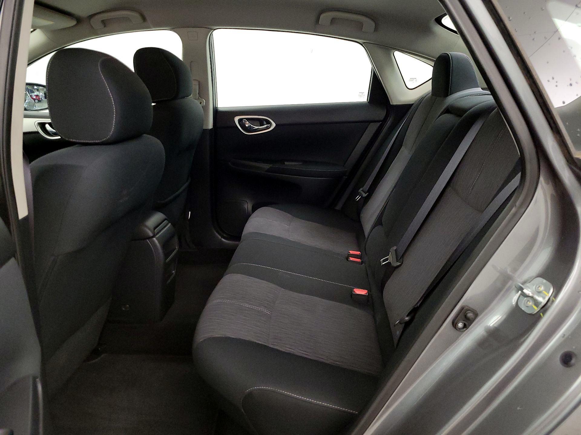 Thumbnail: 2015 Nissan Sentra - 18