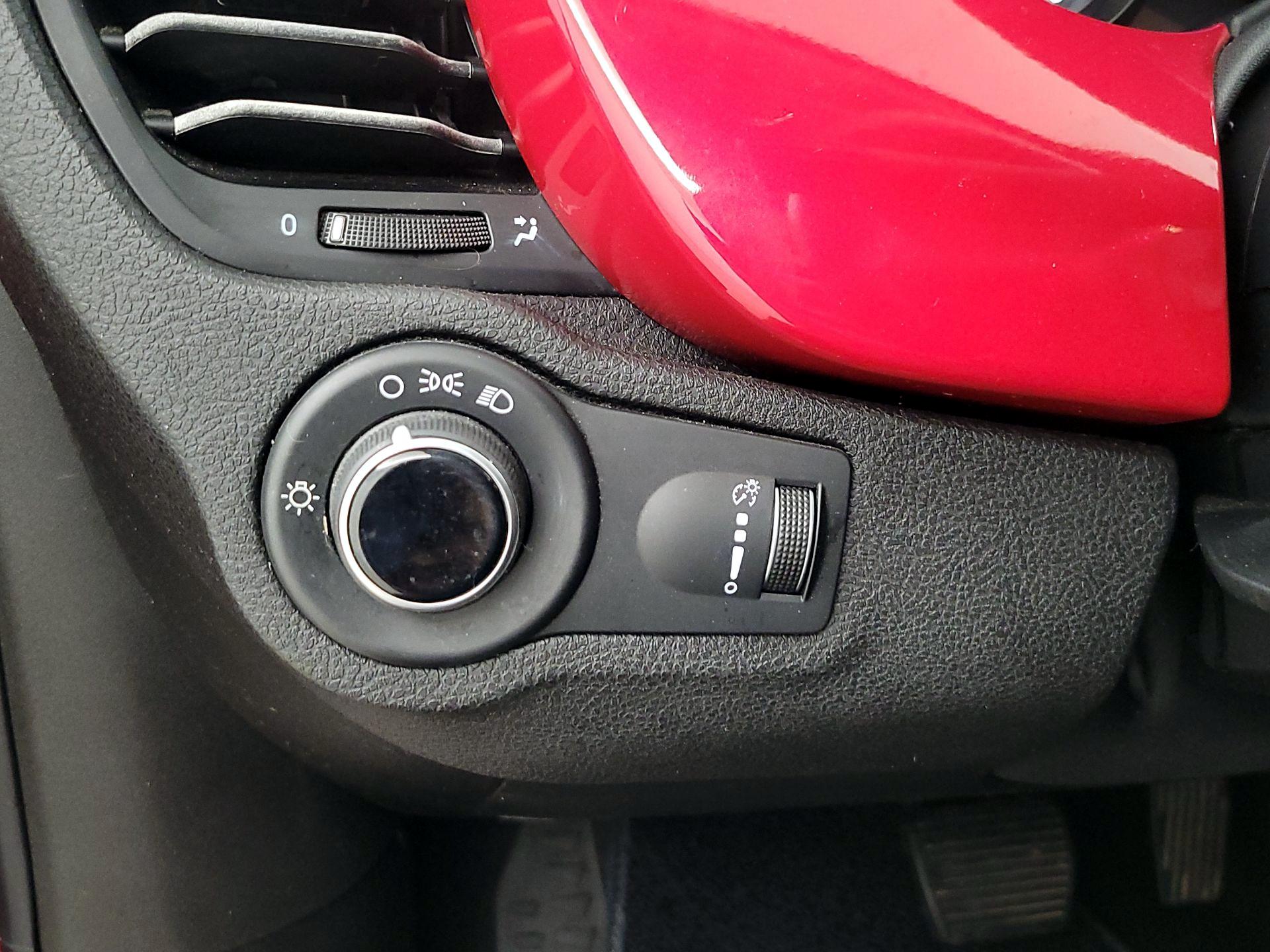 Thumbnail: 2016 Fiat 500X - 13