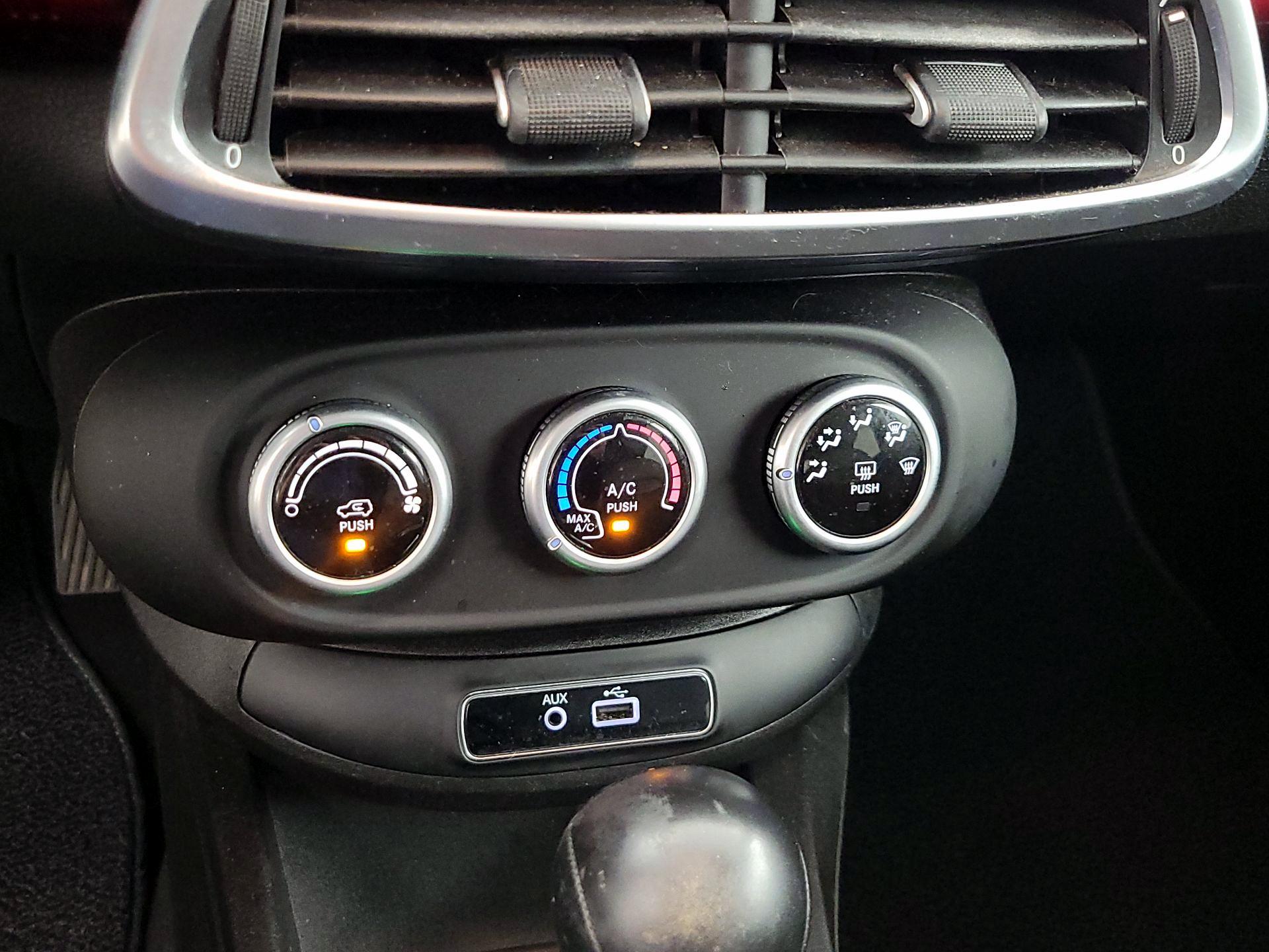 Thumbnail: 2016 Fiat 500X - 15