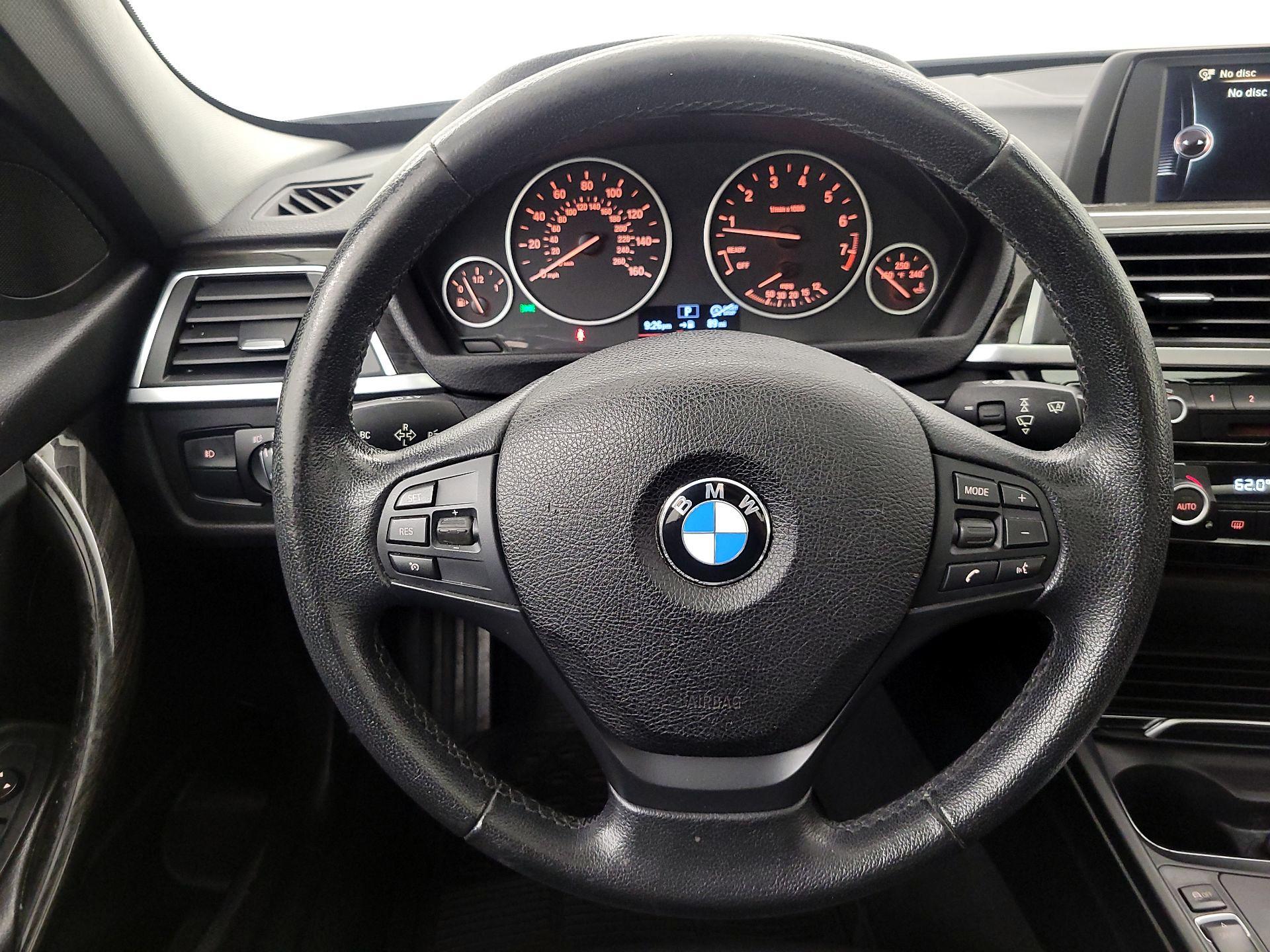 Thumbnail: 2017 BMW 3 Series - 10