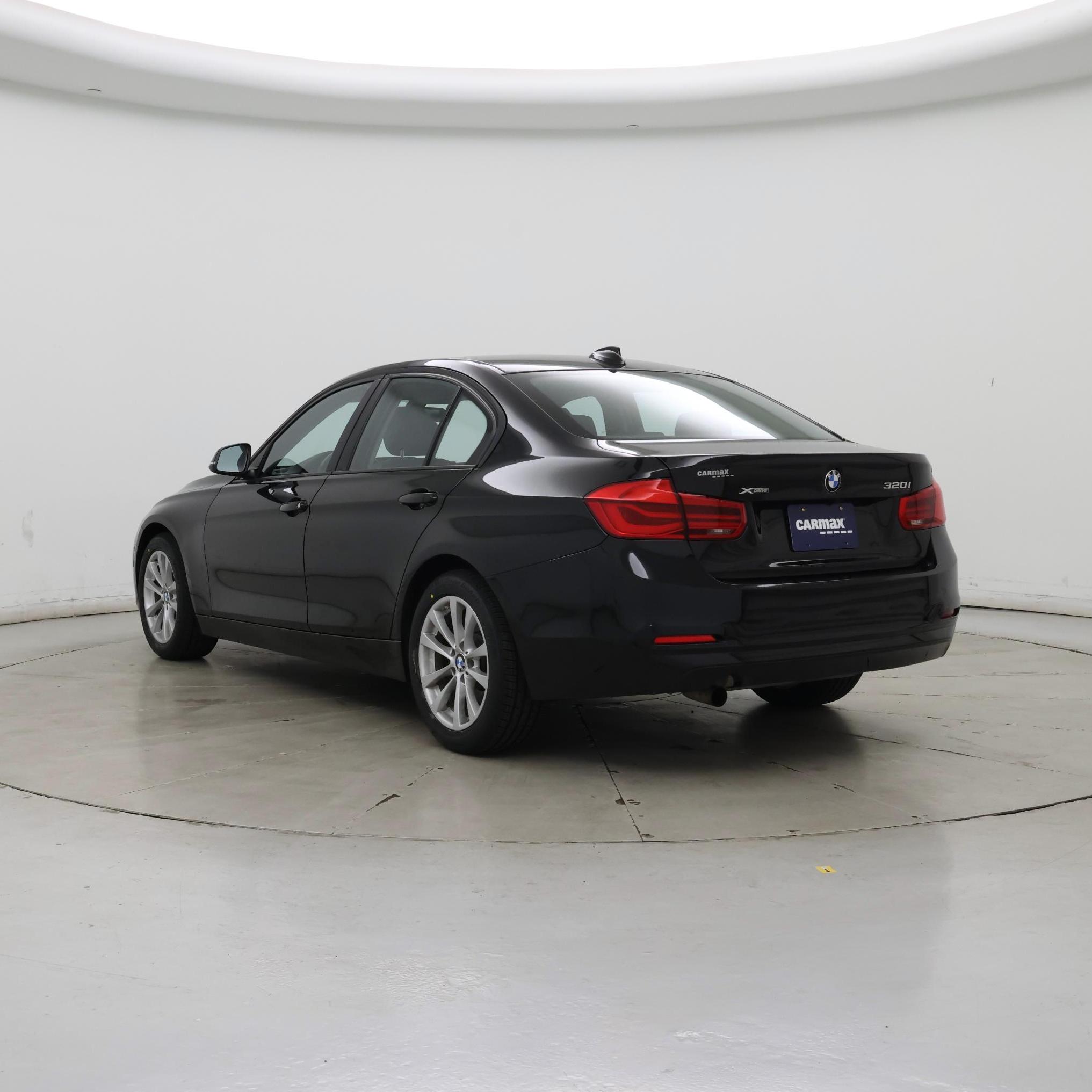 Thumbnail: 2017 BMW 3 Series - 2