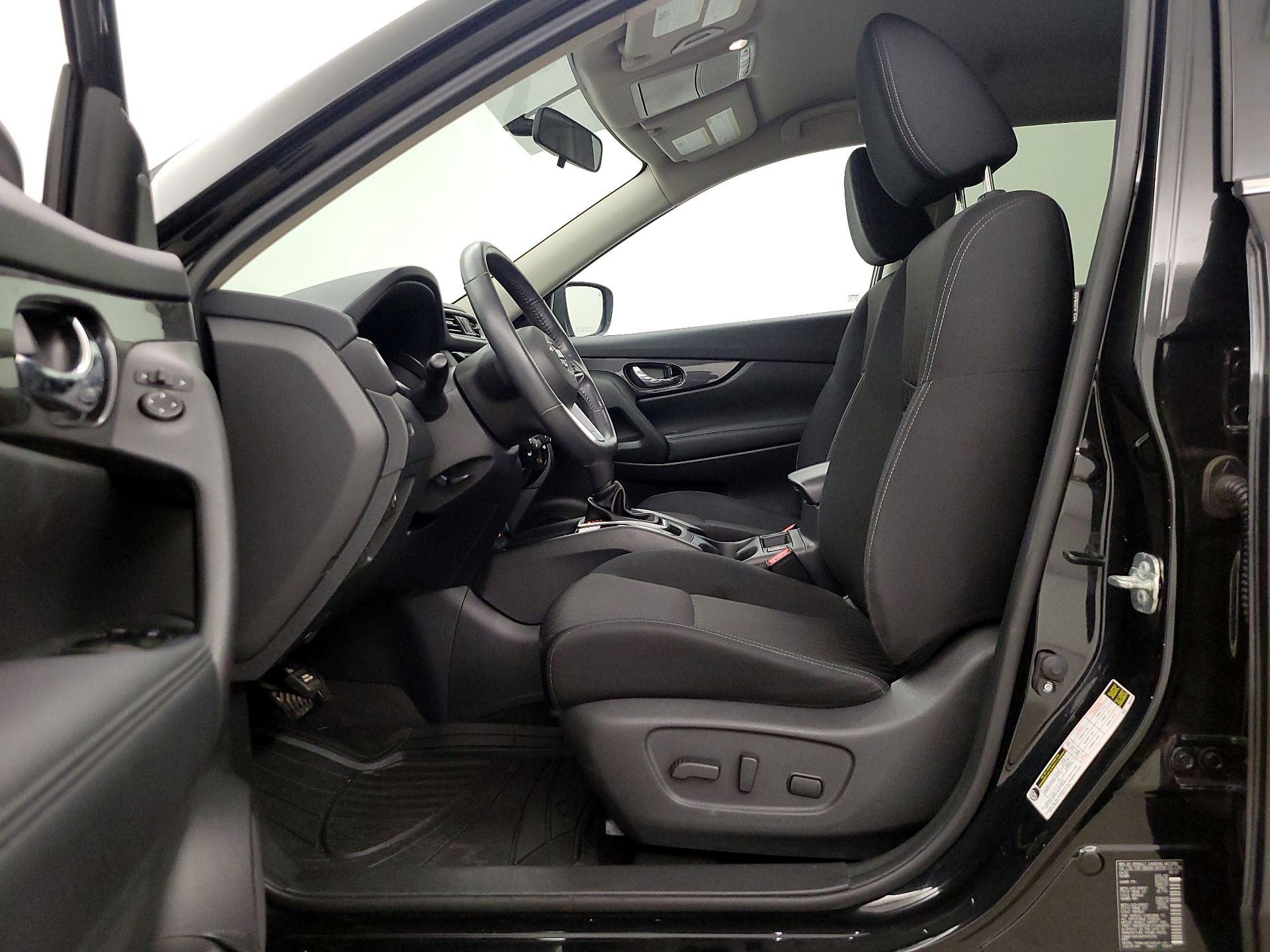 Thumbnail: 2018 Nissan Rogue - 11