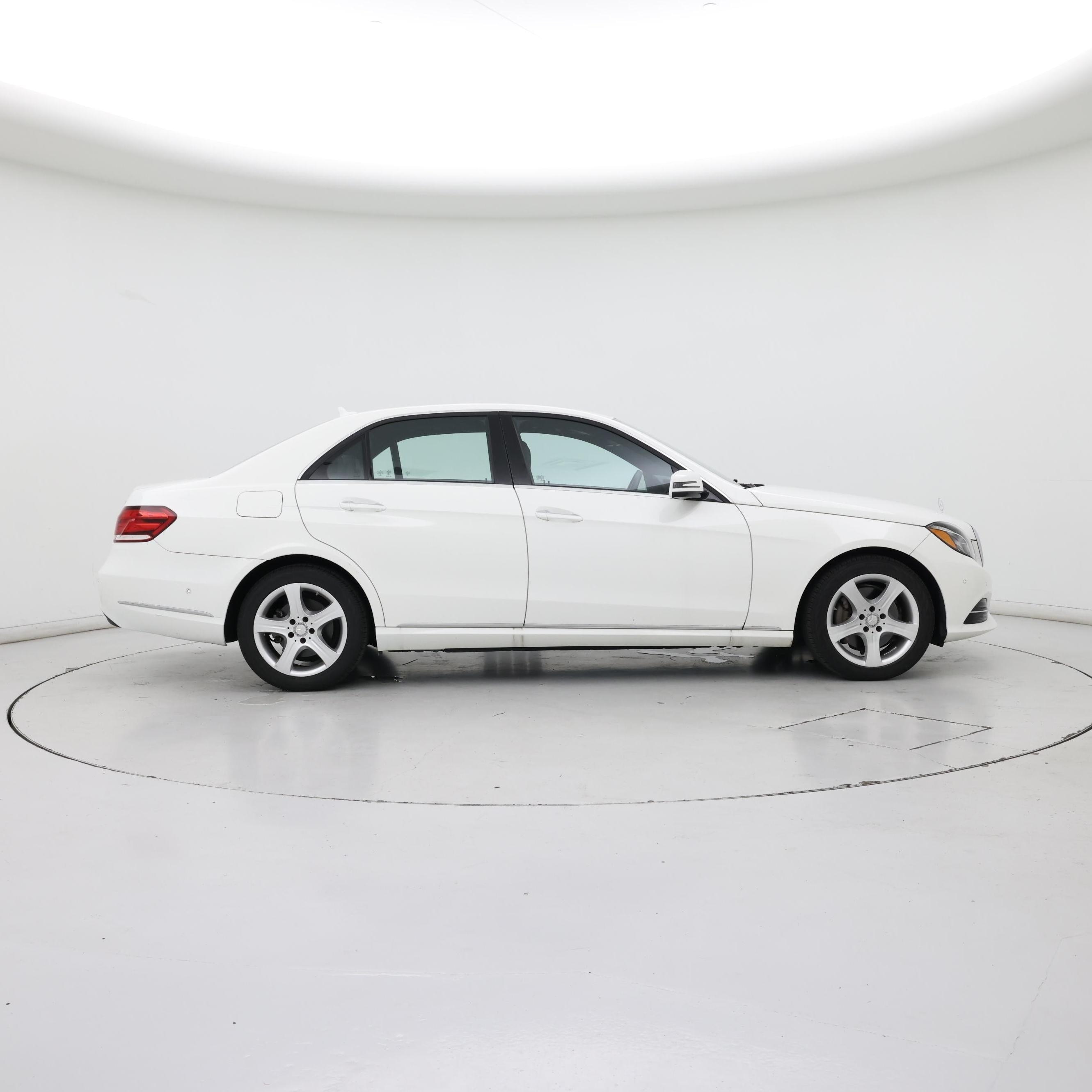 Thumbnail: 2016 Mercedes-Benz E-Class - 7