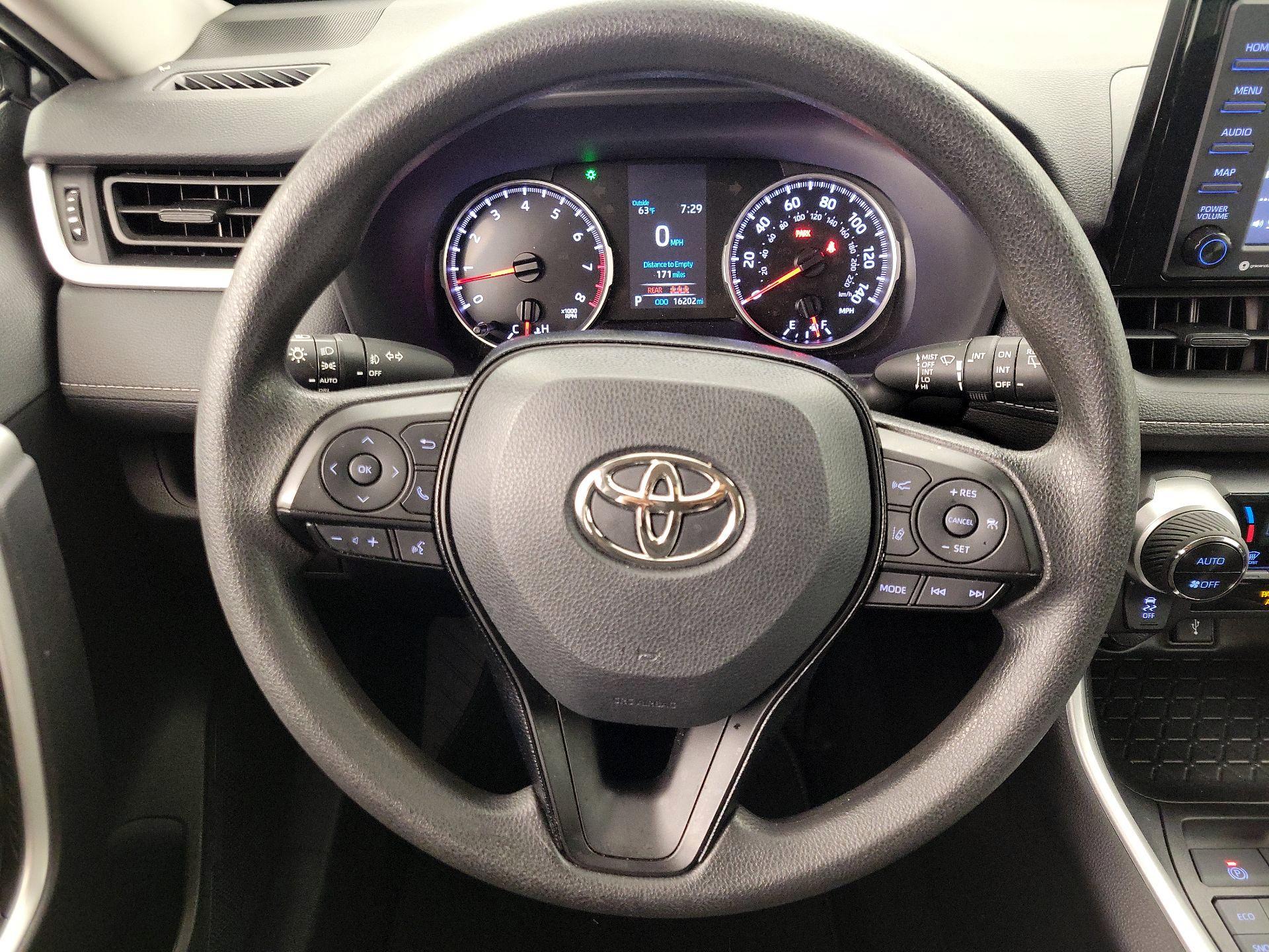 Thumbnail: 2021 Toyota RAV4 - 10
