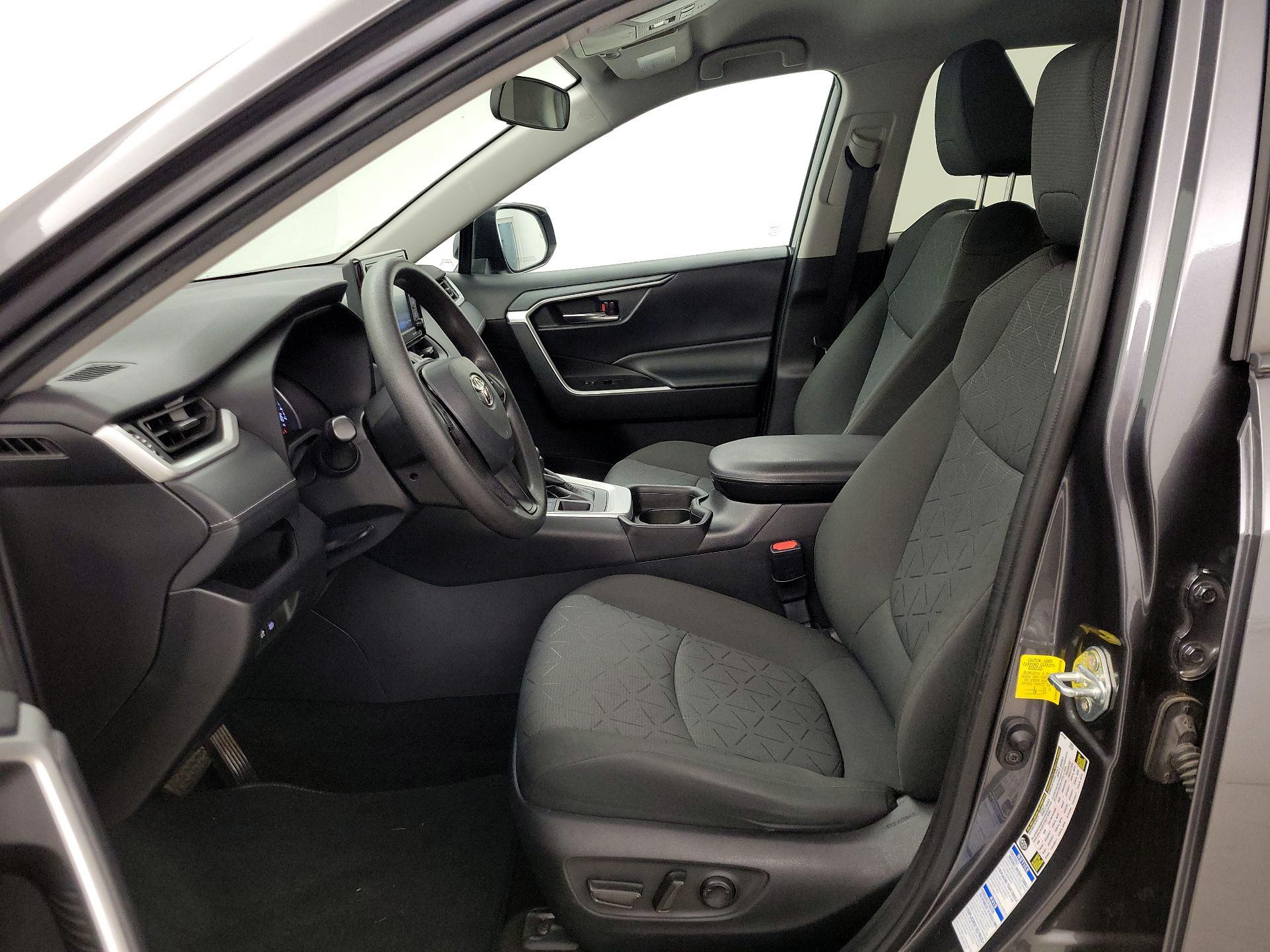Thumbnail: 2021 Toyota RAV4 - 11