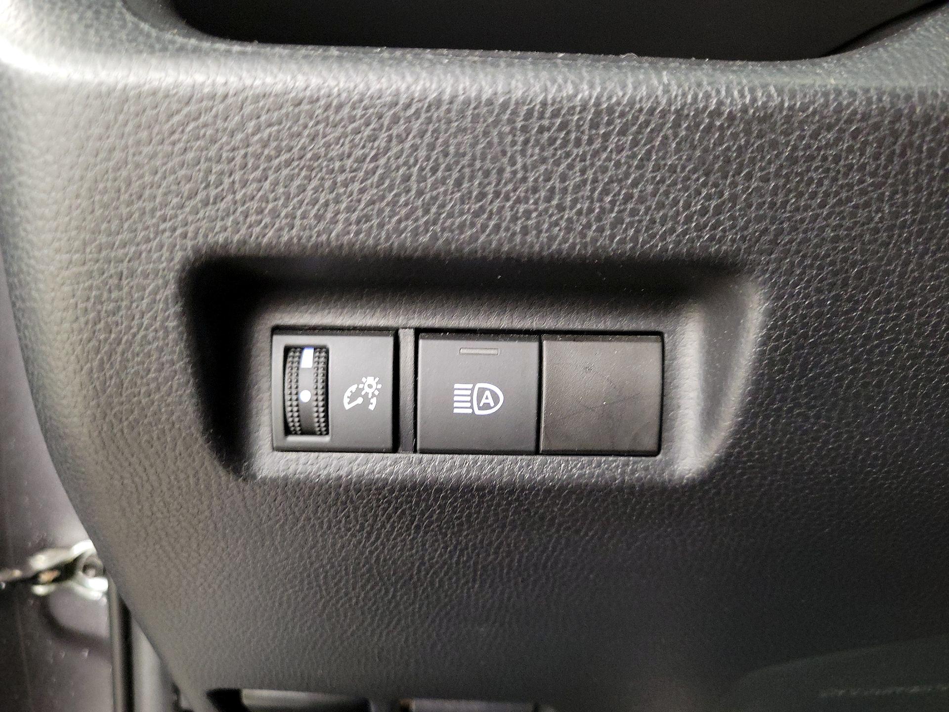 Thumbnail: 2021 Toyota RAV4 - 13