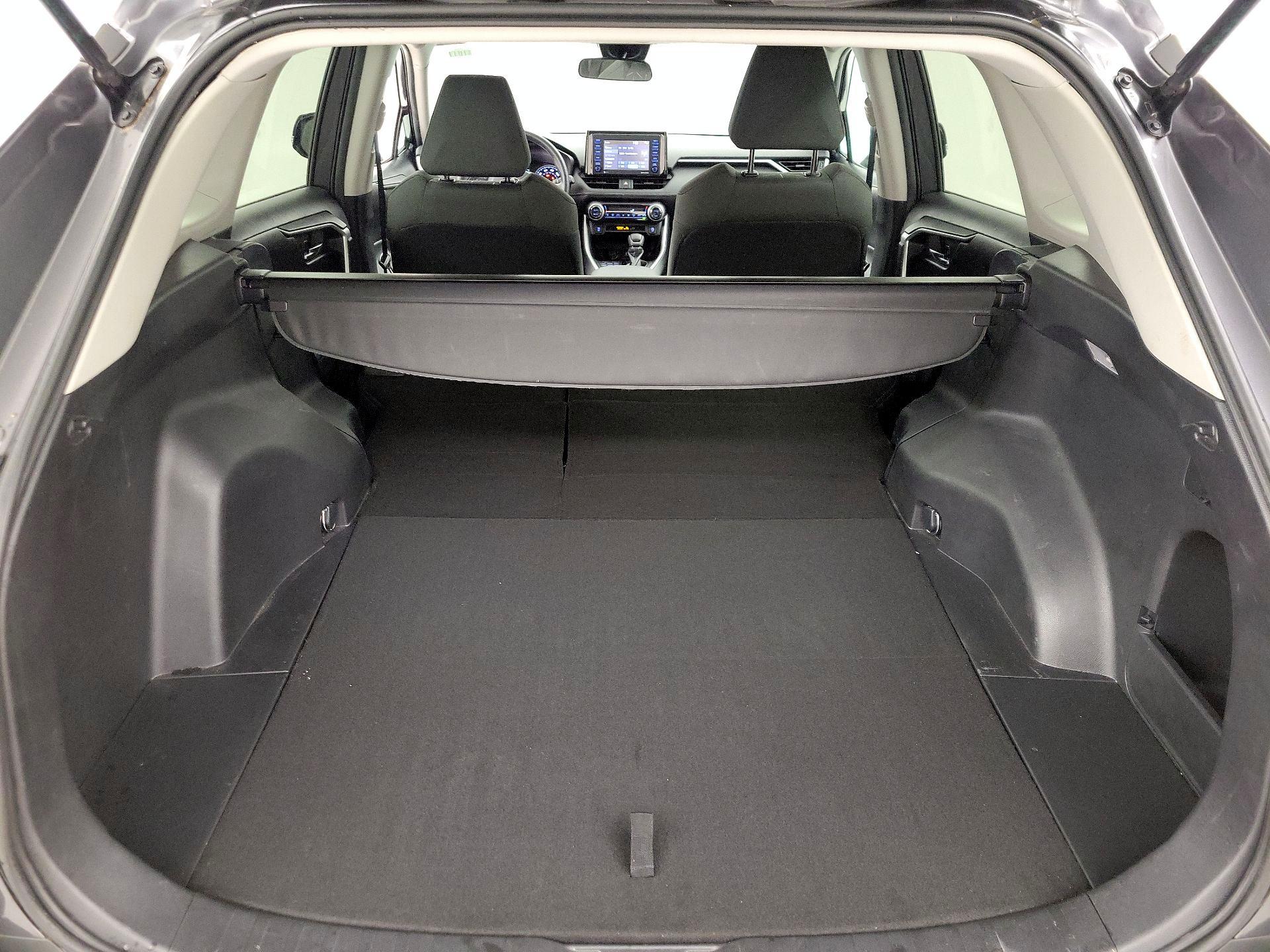 Thumbnail: 2021 Toyota RAV4 - 20