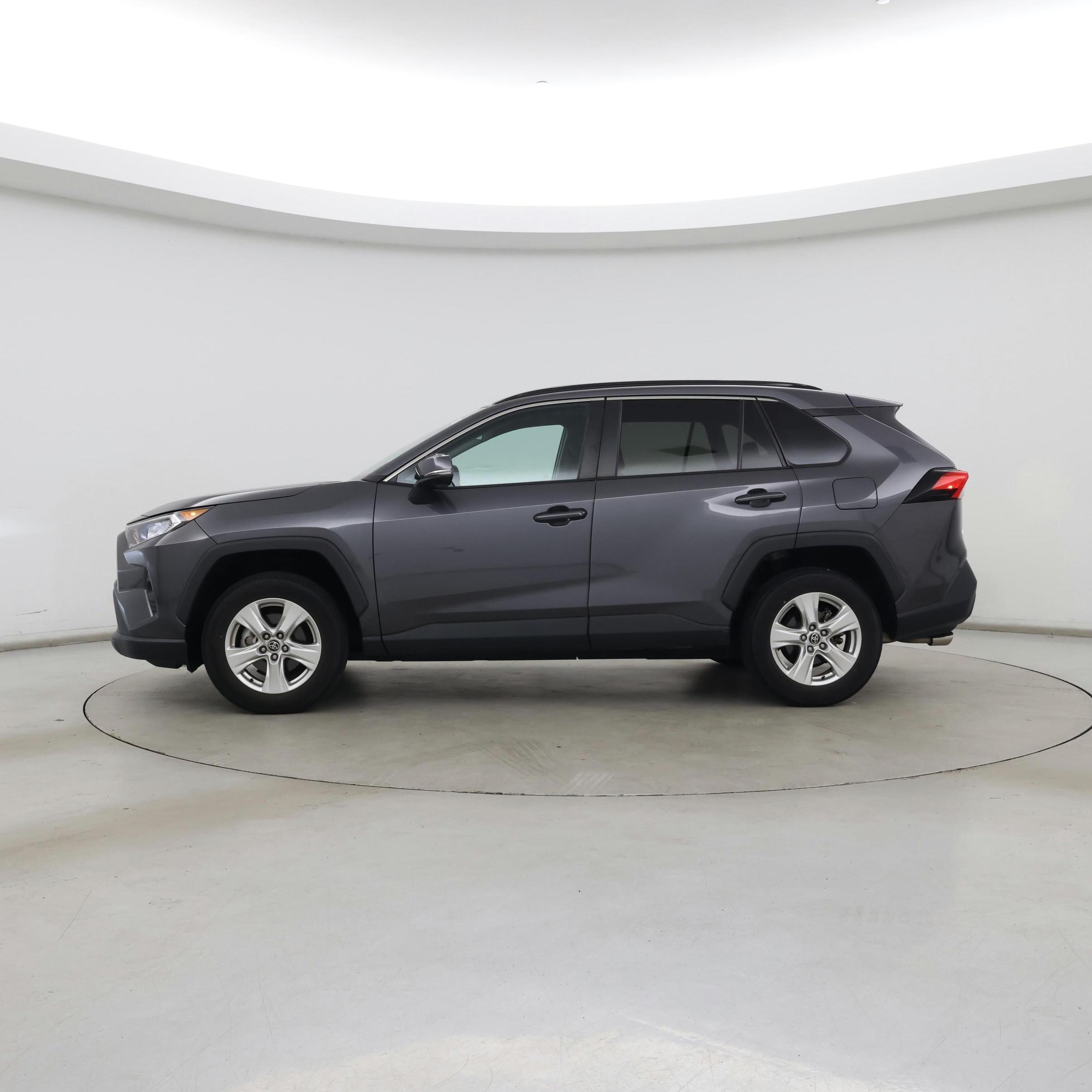 Thumbnail: 2021 Toyota RAV4 - 3