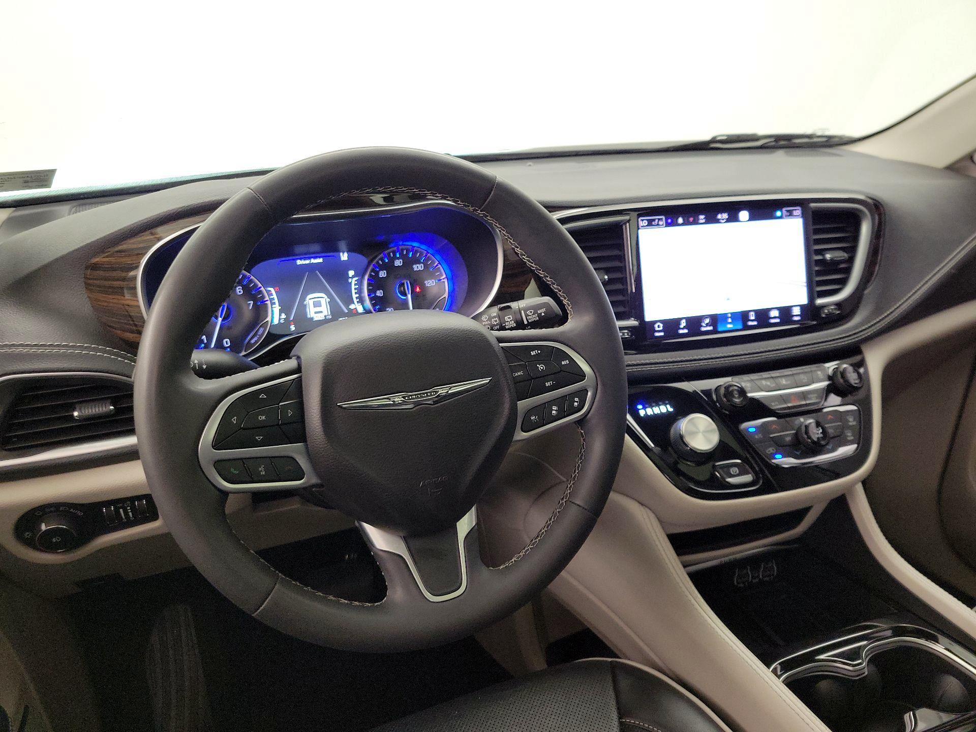 Thumbnail: 2022 Chrysler Pacifica - 9