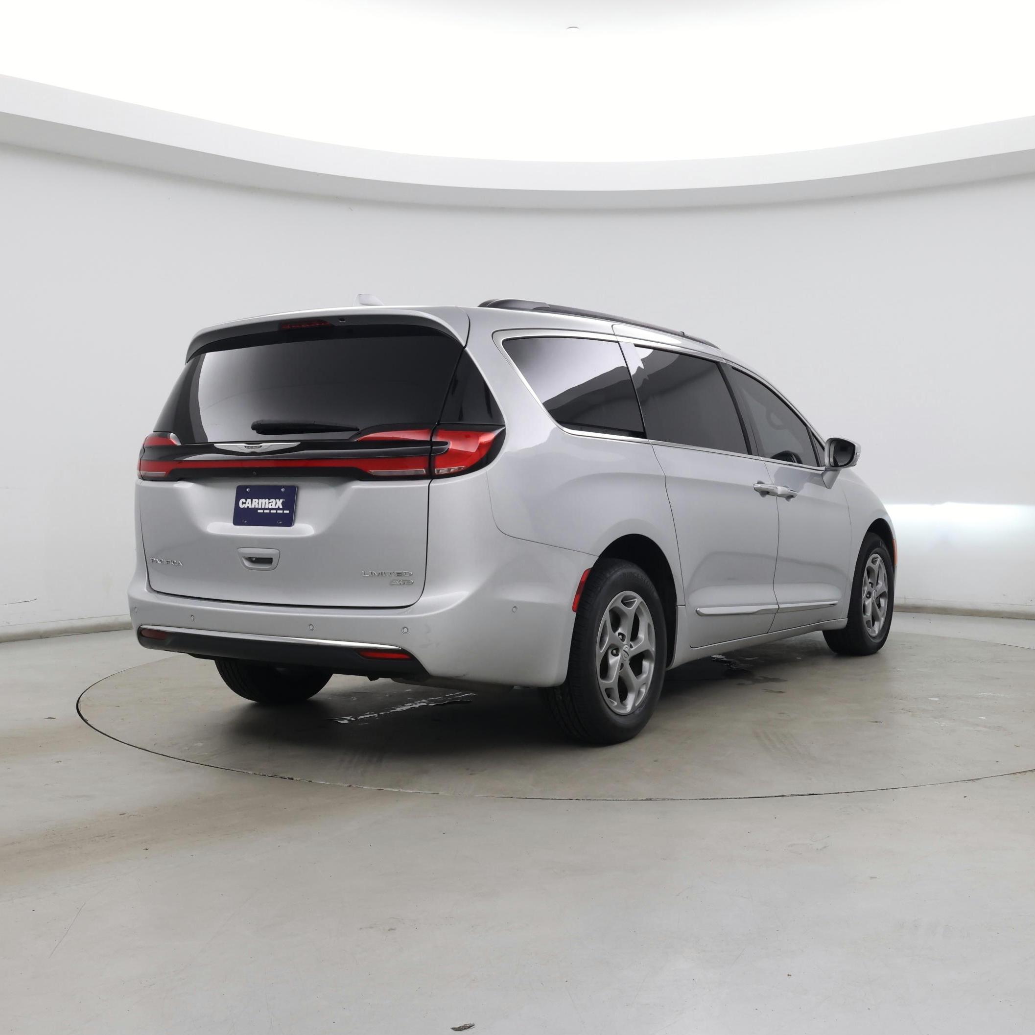 Thumbnail: 2022 Chrysler Pacifica - 8