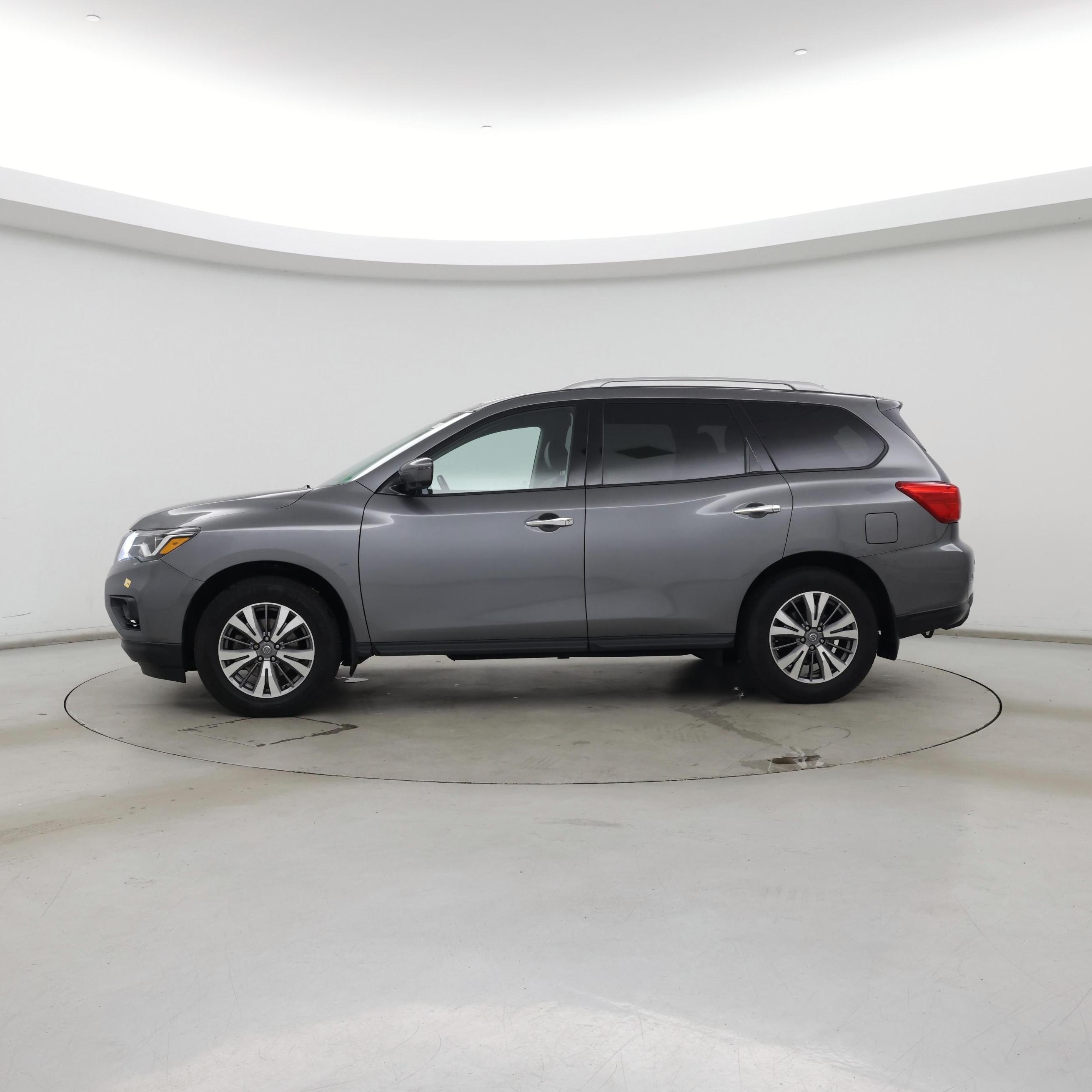 Thumbnail: 2020 Nissan Pathfinder - 3