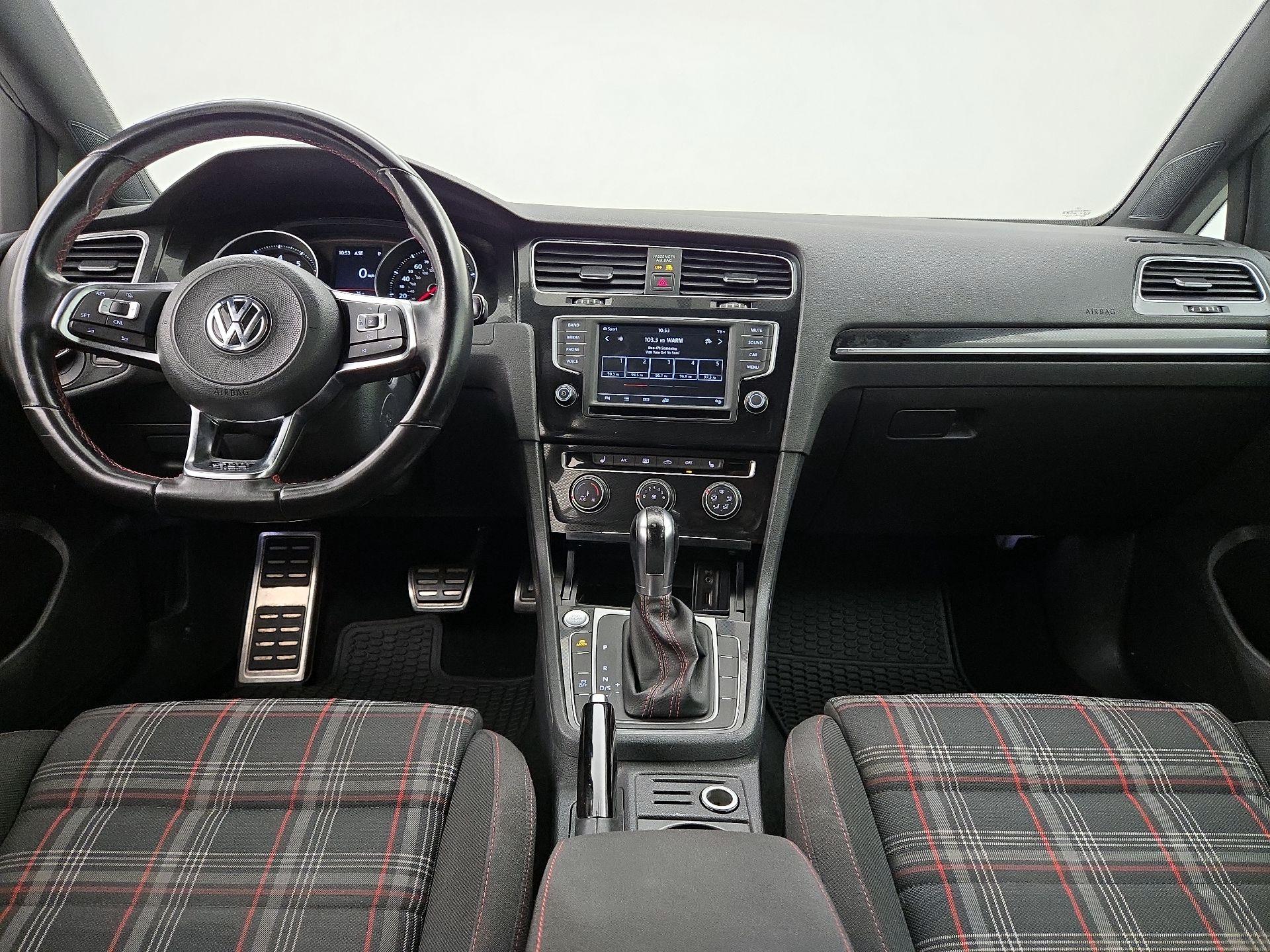 Thumbnail: 2017 Volkswagen Golf - 9