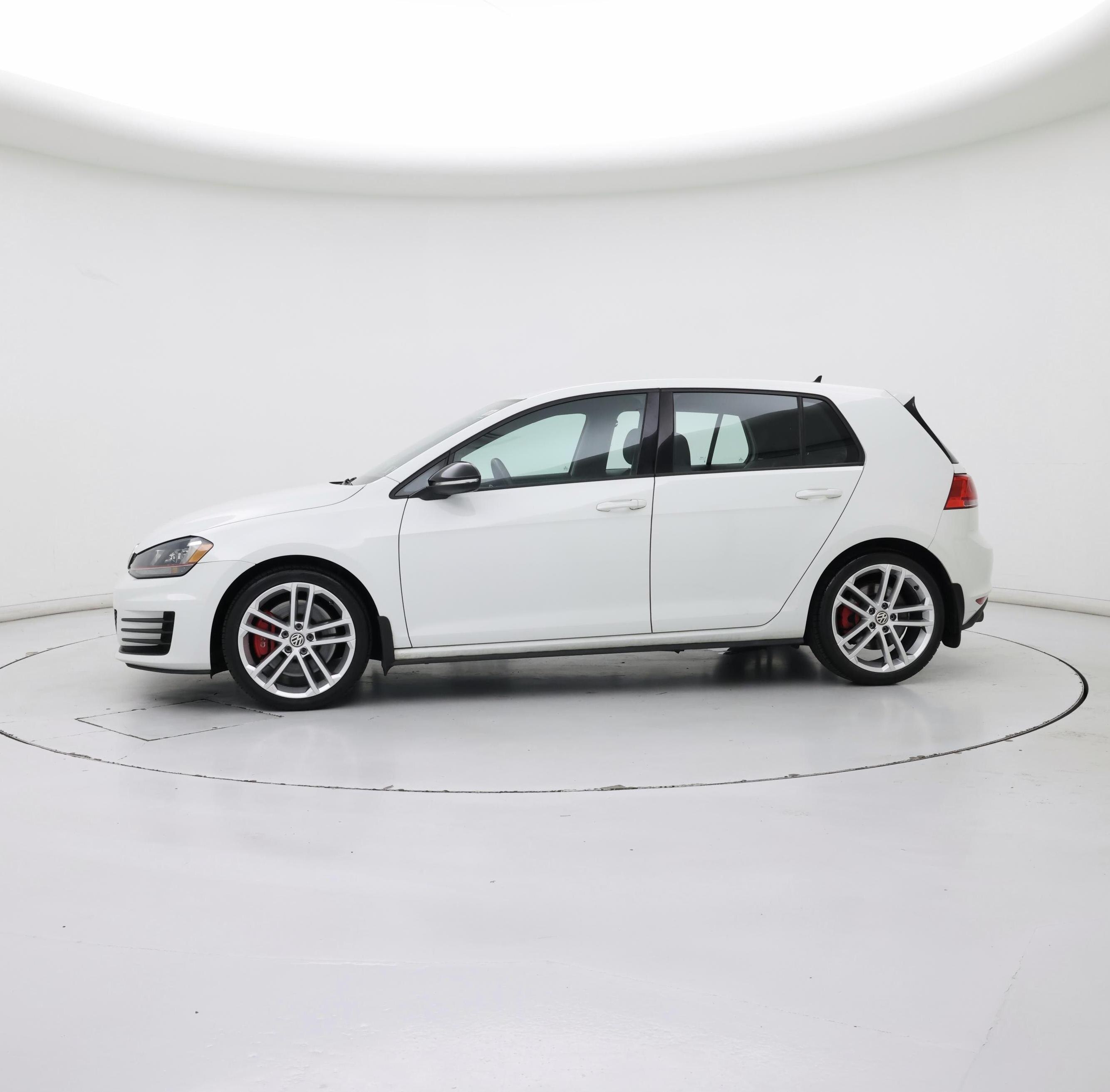 Thumbnail: 2017 Volkswagen Golf - 3
