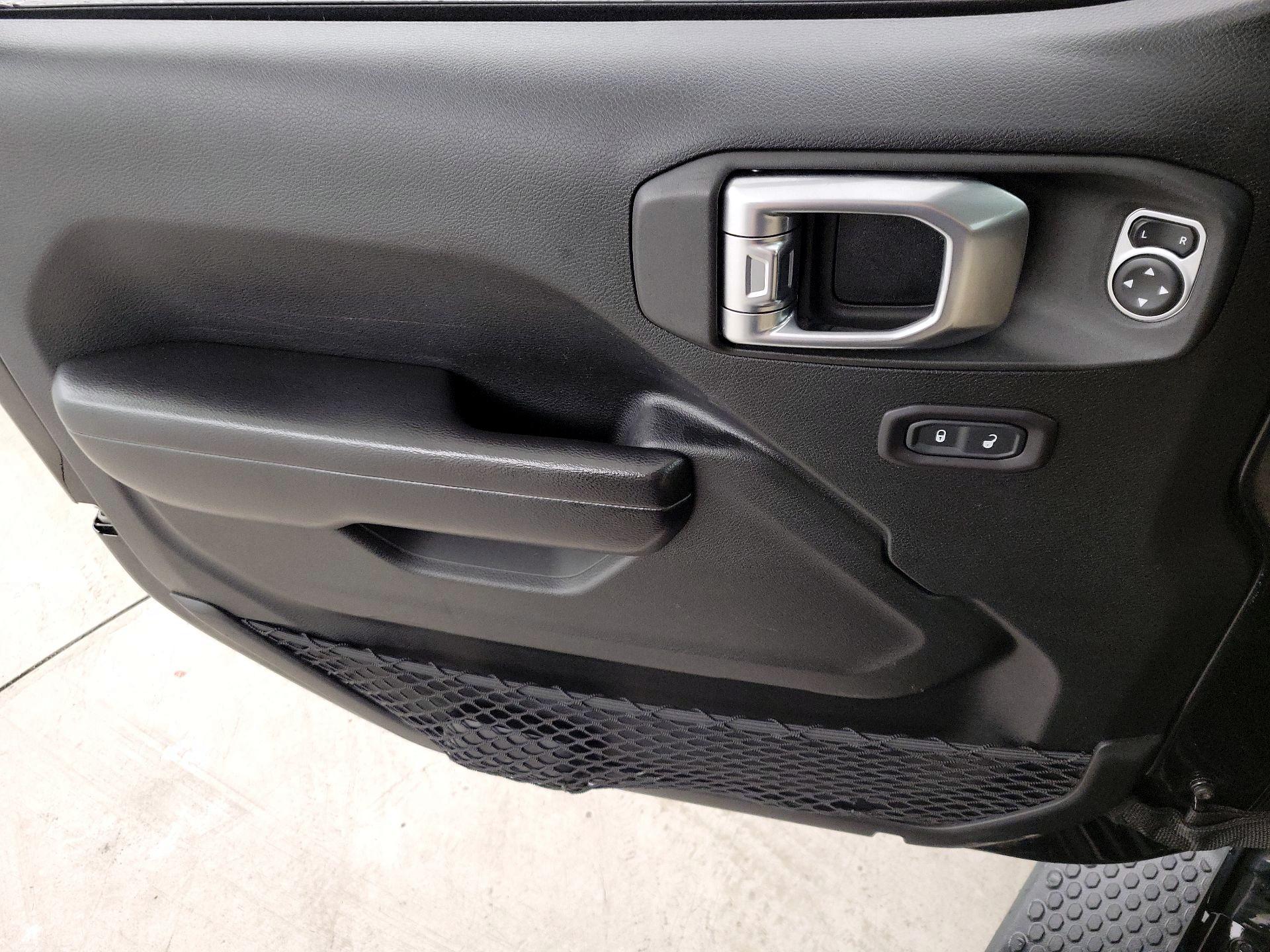 Thumbnail: 2020 Jeep Wrangler - 12
