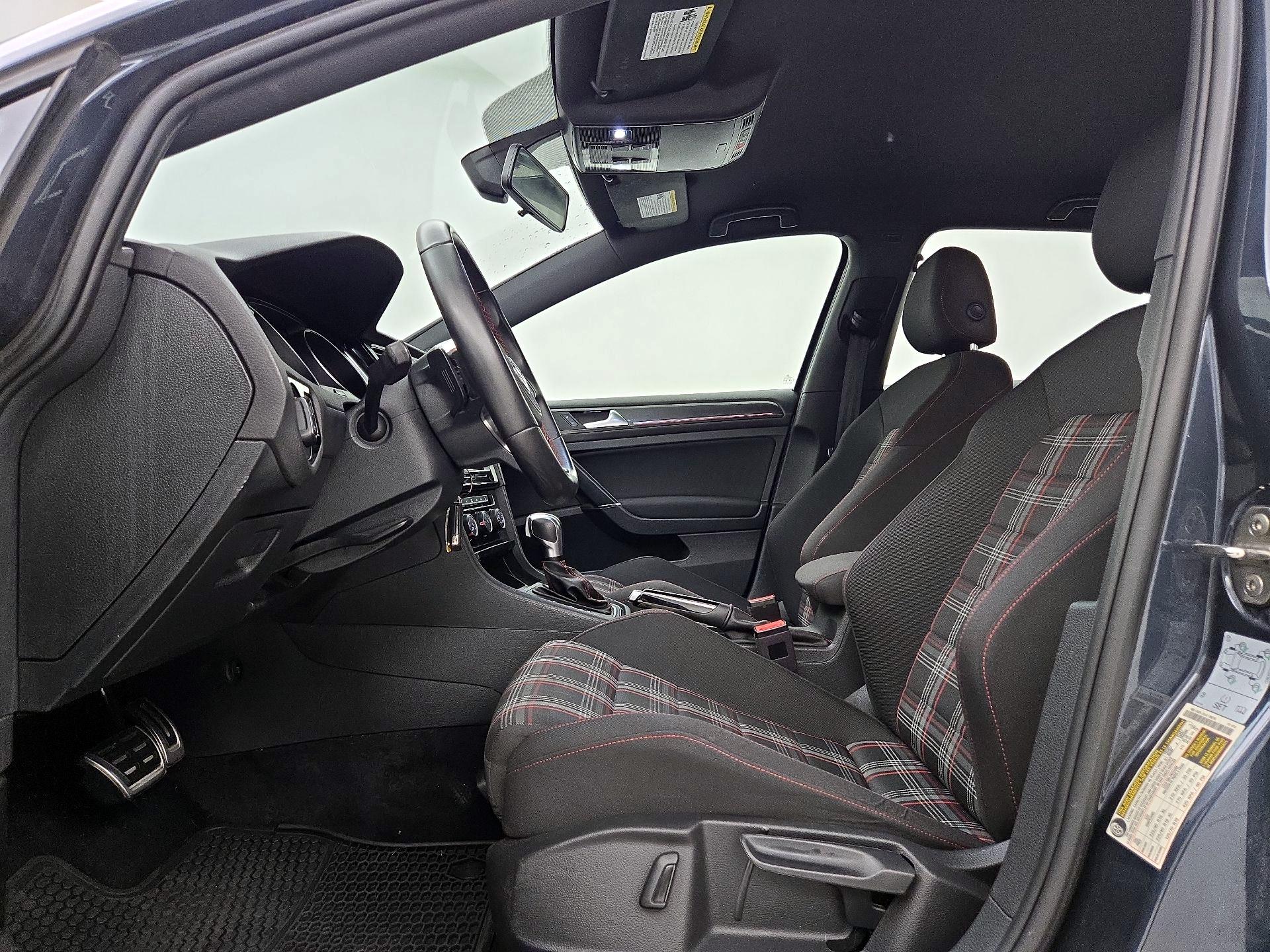 Thumbnail: 2021 Volkswagen Golf - 11