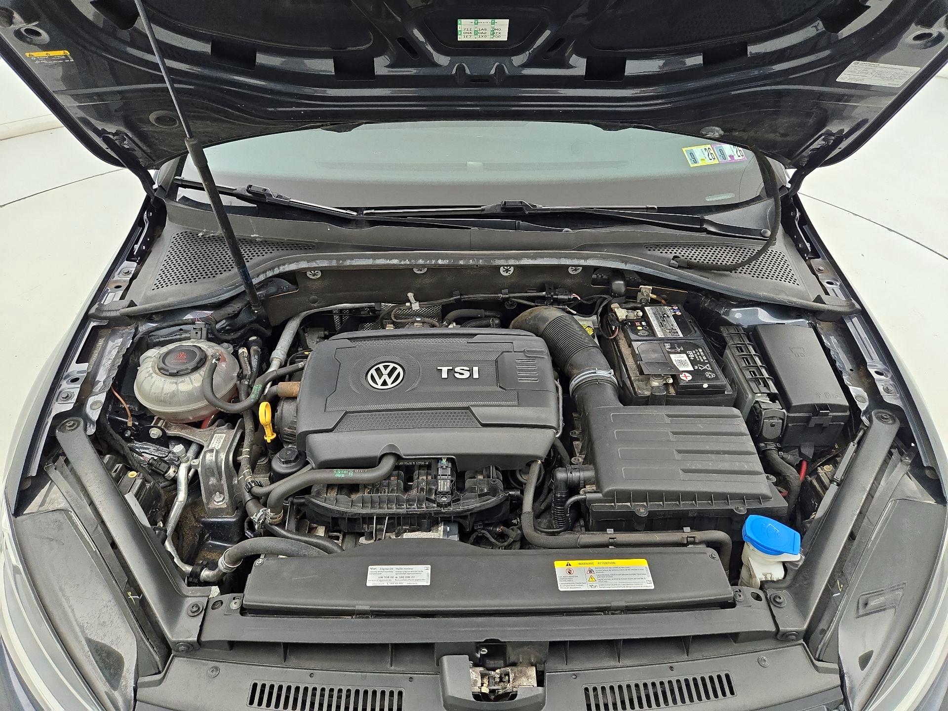 Thumbnail: 2021 Volkswagen Golf - 20
