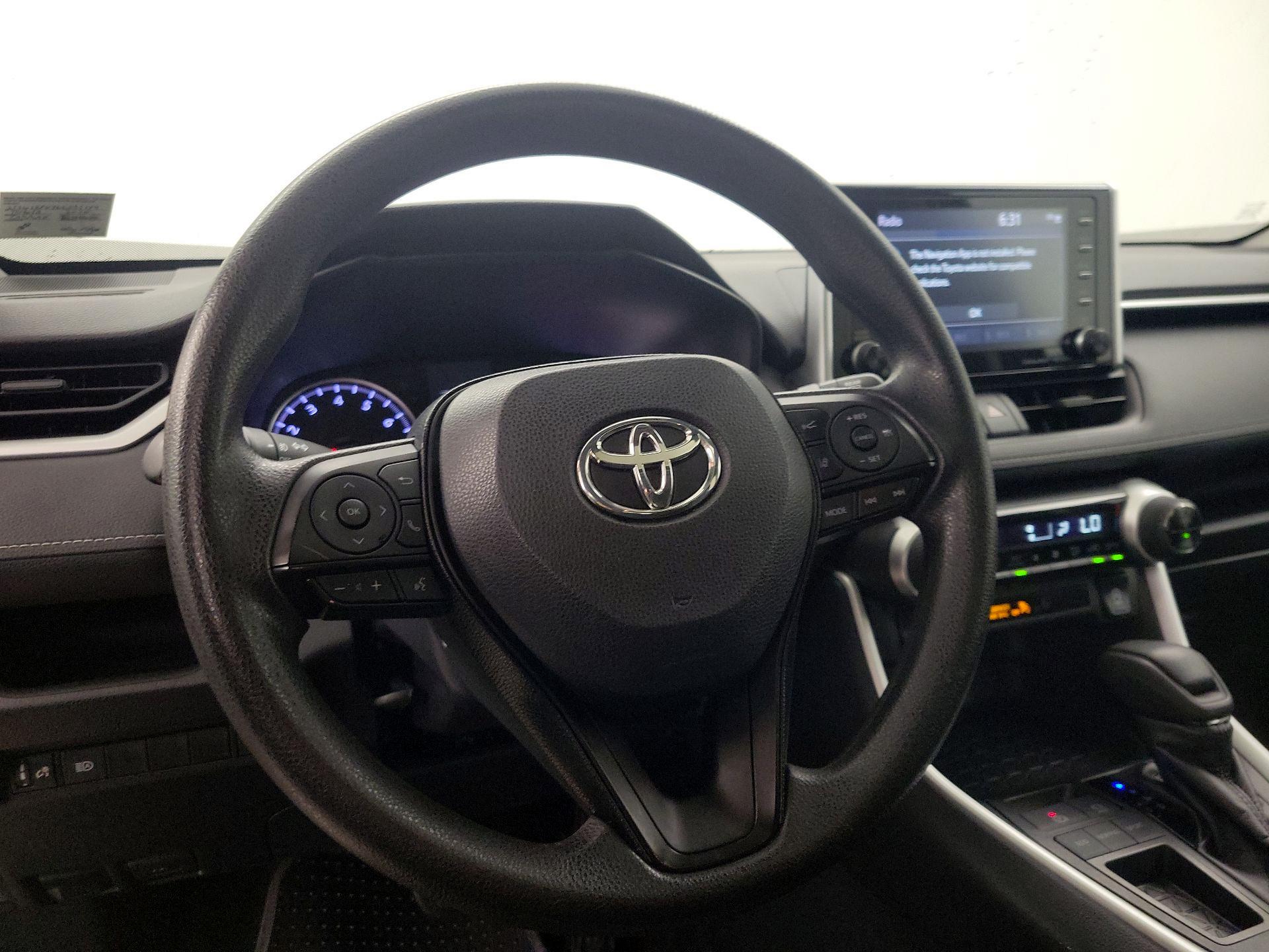 Thumbnail: 2020 Toyota RAV4 - 10