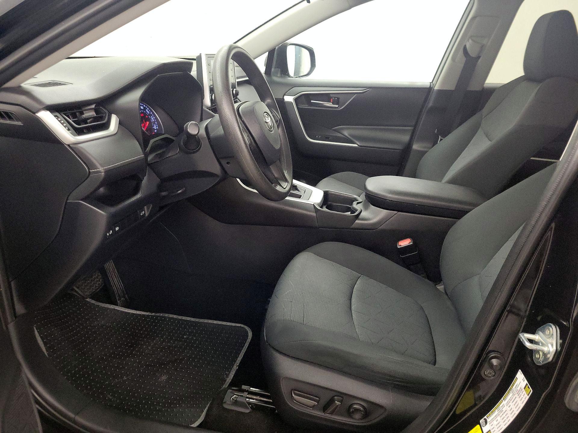 Thumbnail: 2020 Toyota RAV4 - 11