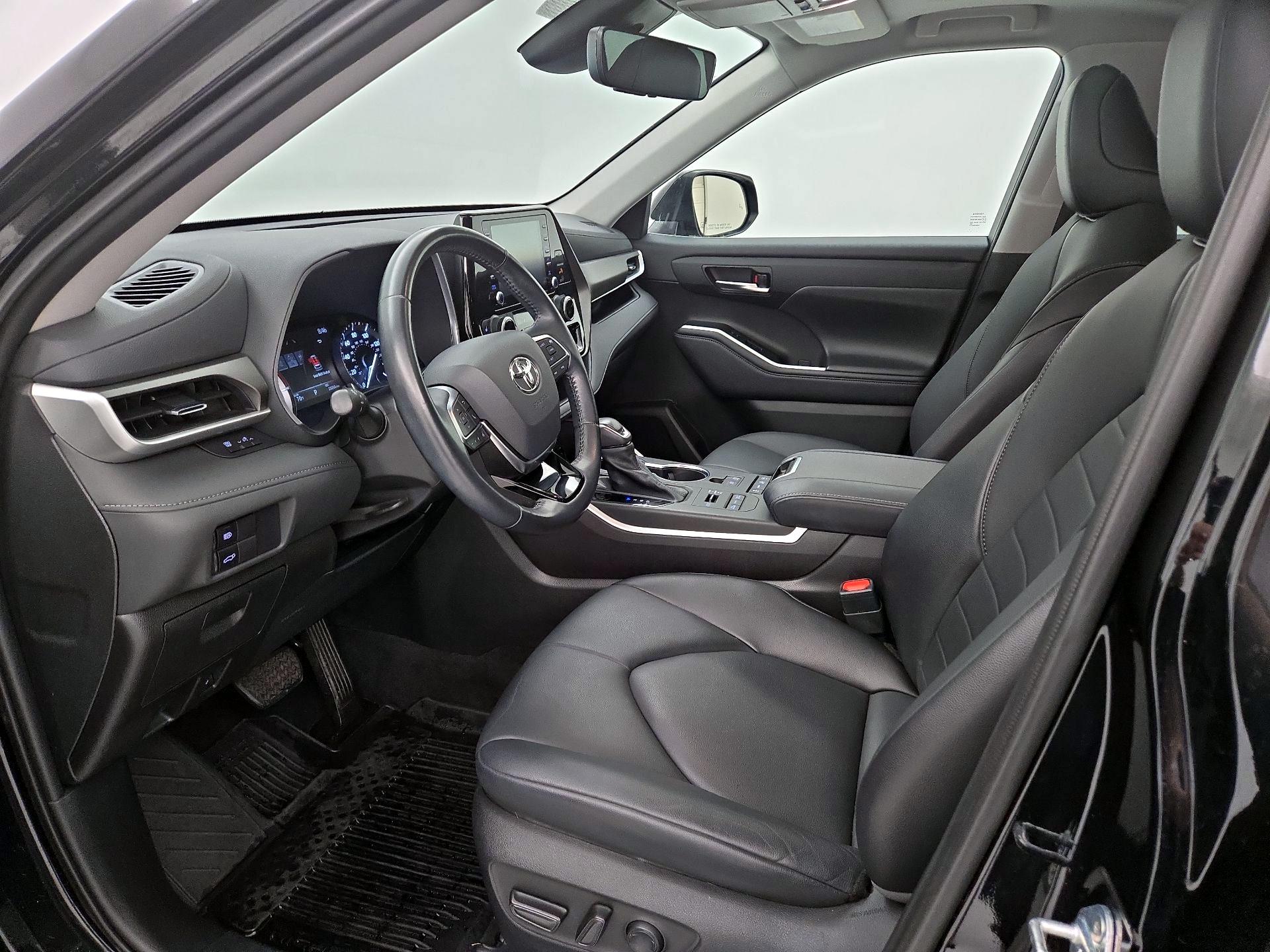 Thumbnail: 2021 Toyota Highlander - 11