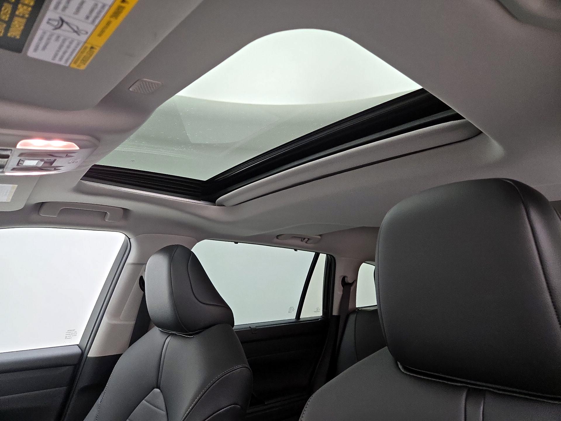 Thumbnail: 2021 Toyota Highlander - 20