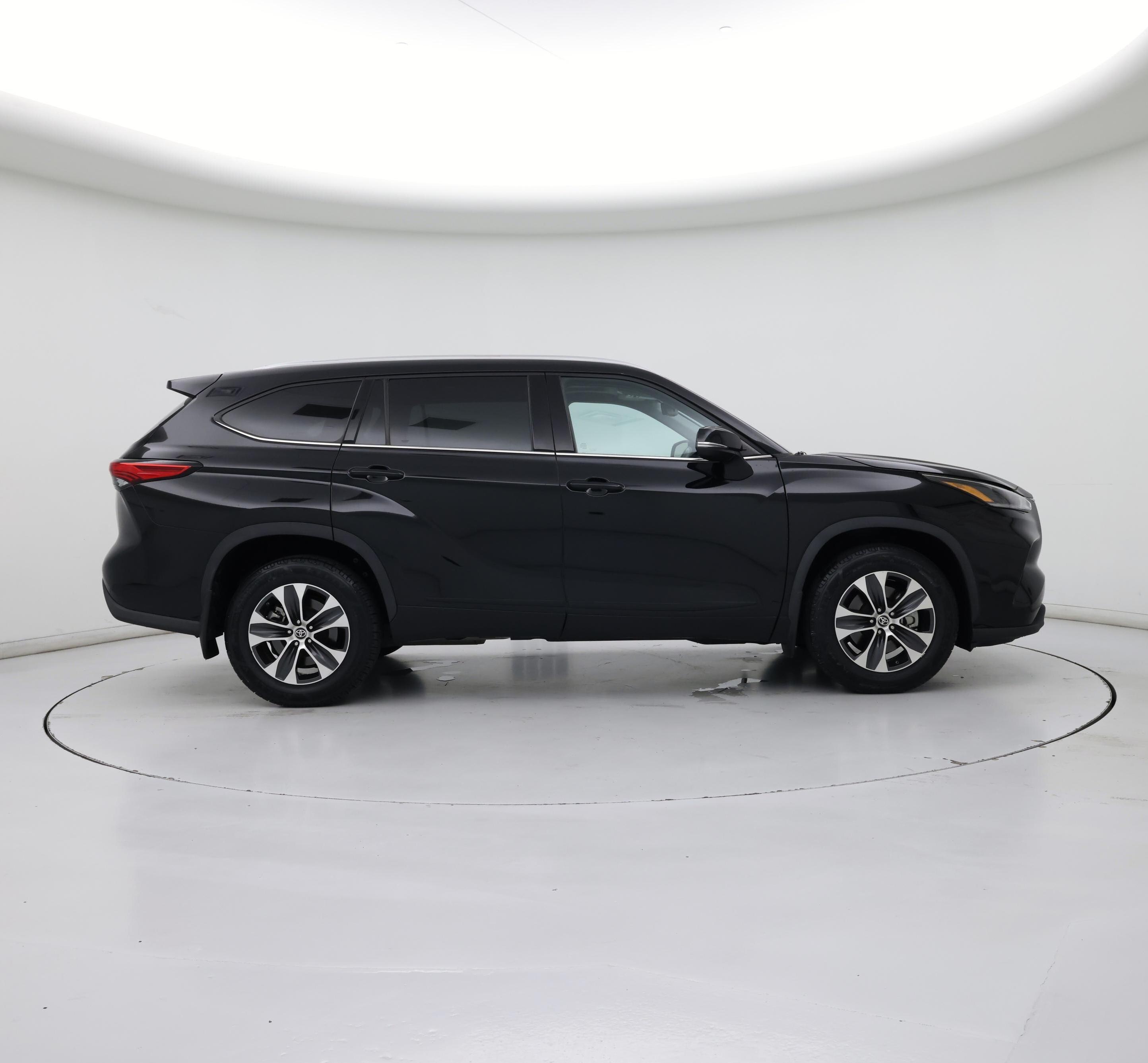 Thumbnail: 2021 Toyota Highlander - 7