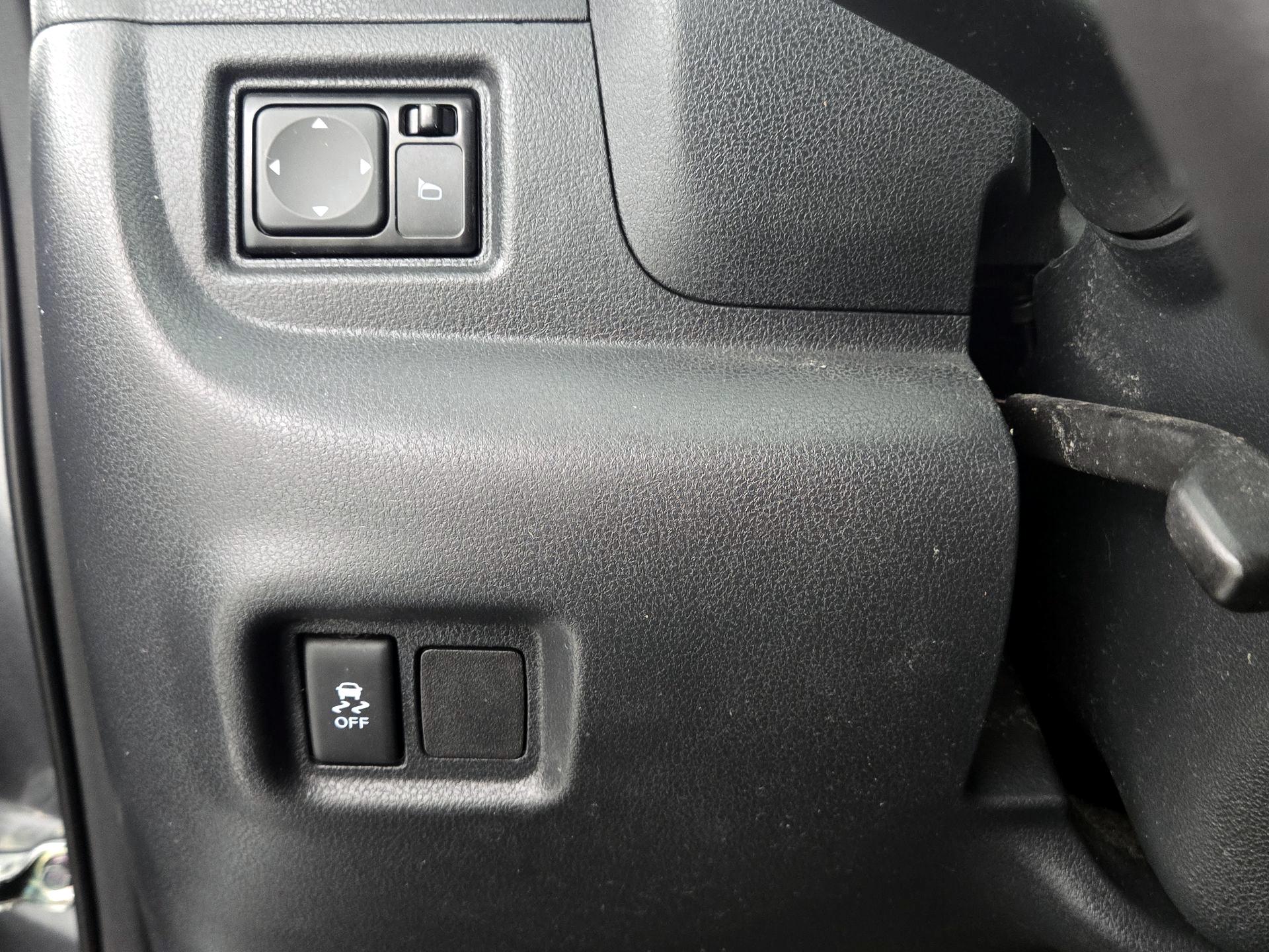 Thumbnail: 2016 Nissan Versa Note - 13