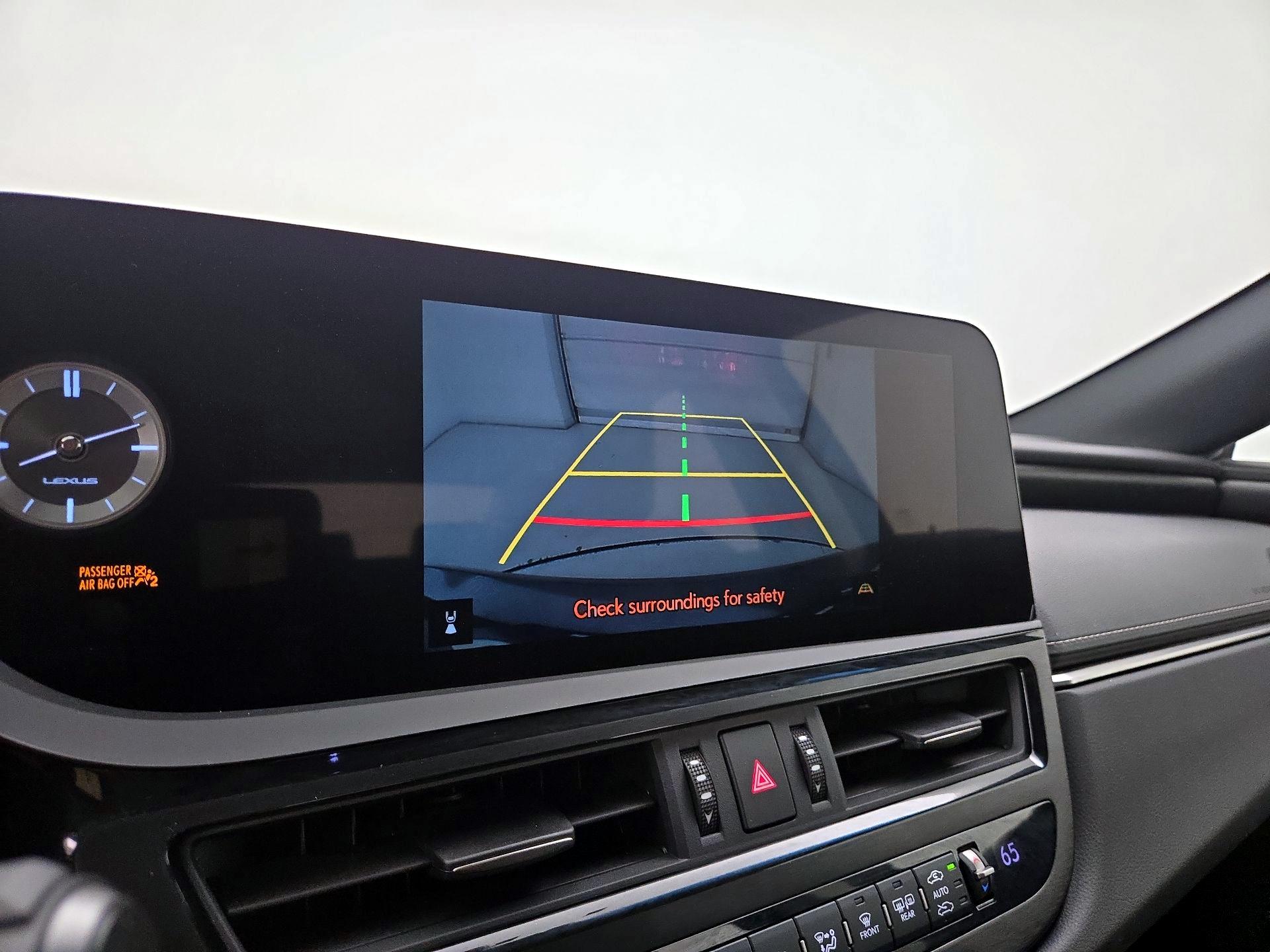 Thumbnail: 2023 Lexus ES - 14