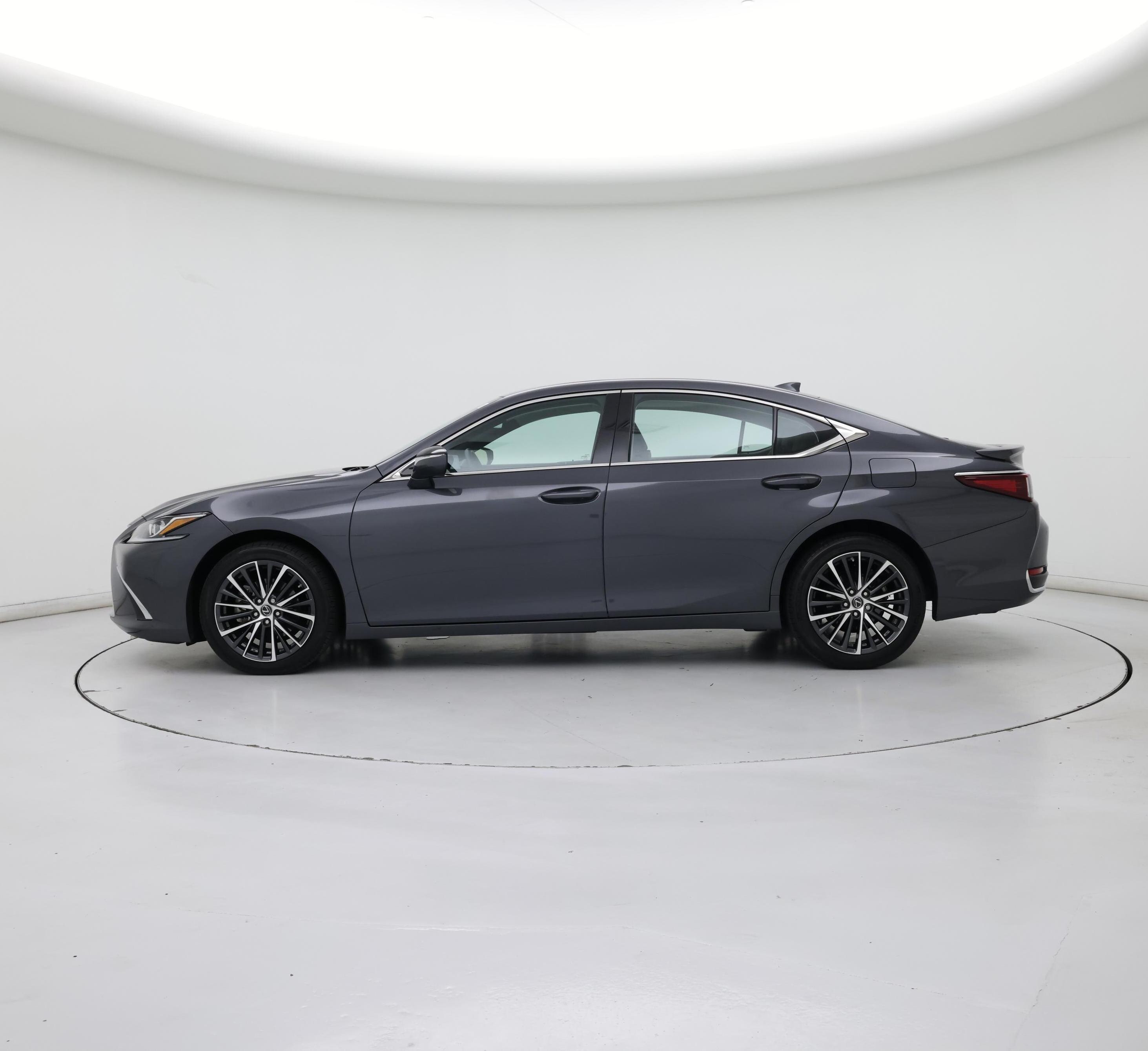 Thumbnail: 2023 Lexus ES - 3