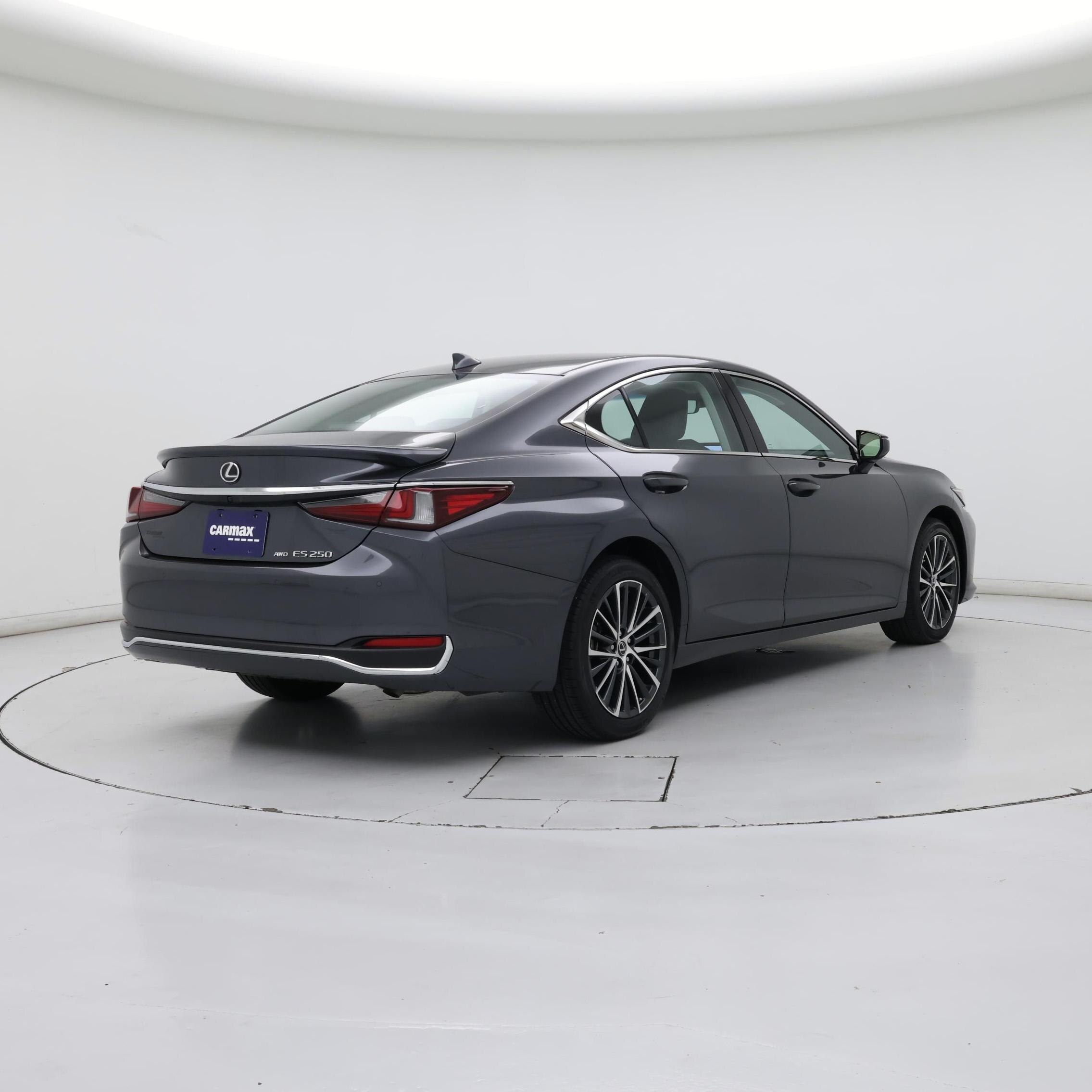 Thumbnail: 2023 Lexus ES - 8
