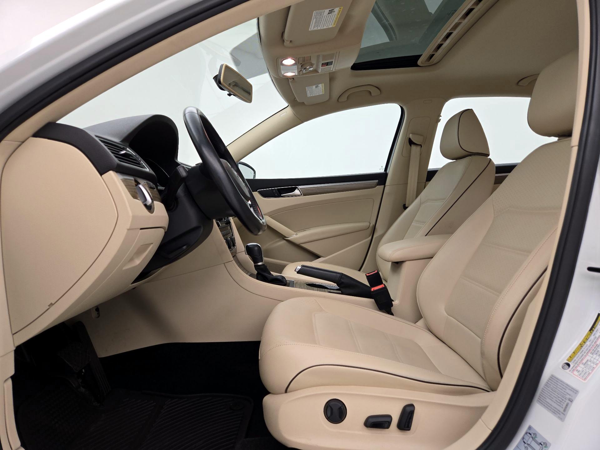Thumbnail: 2017 Volkswagen Passat - 11