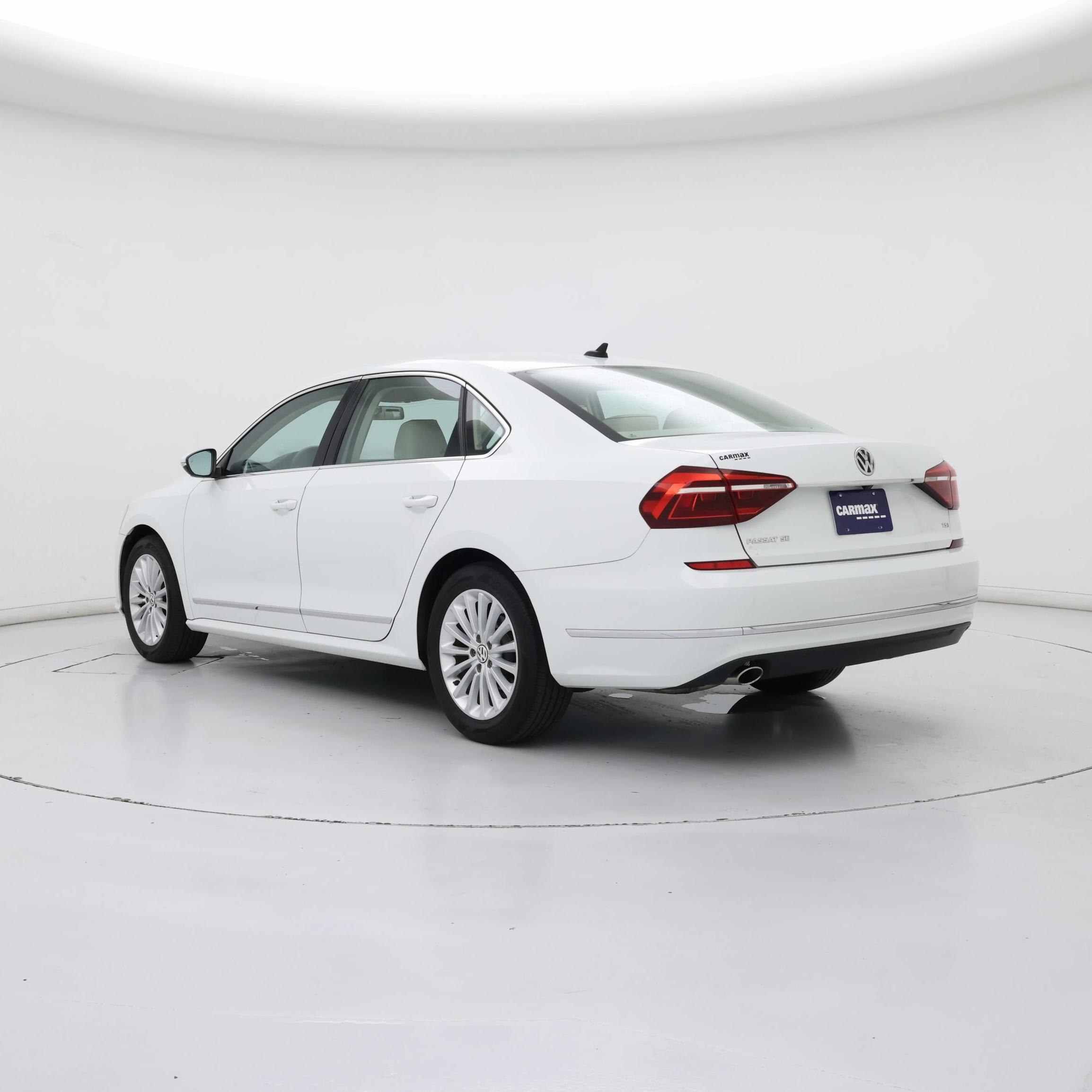 Thumbnail: 2017 Volkswagen Passat - 2