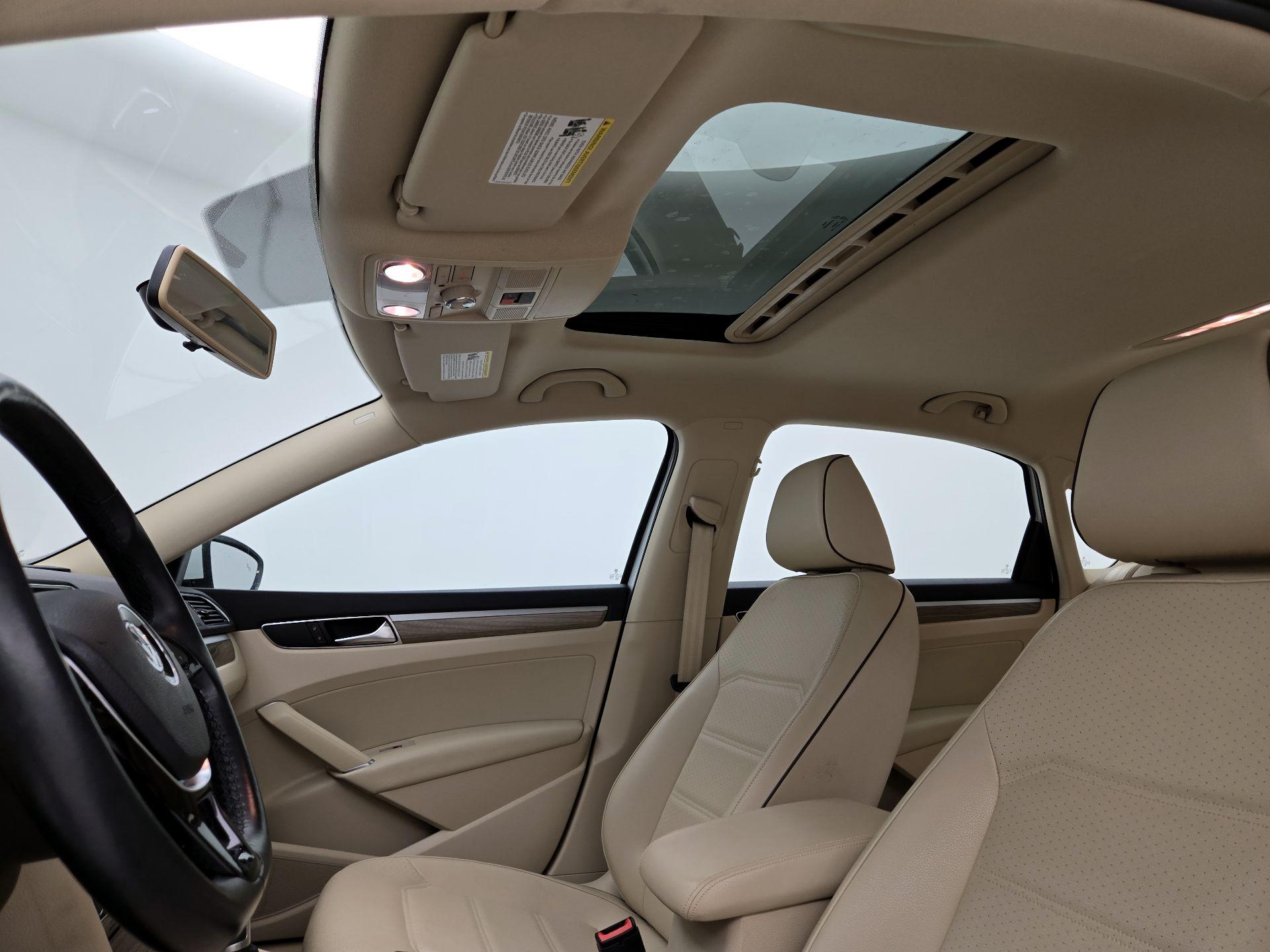 Thumbnail: 2017 Volkswagen Passat - 19