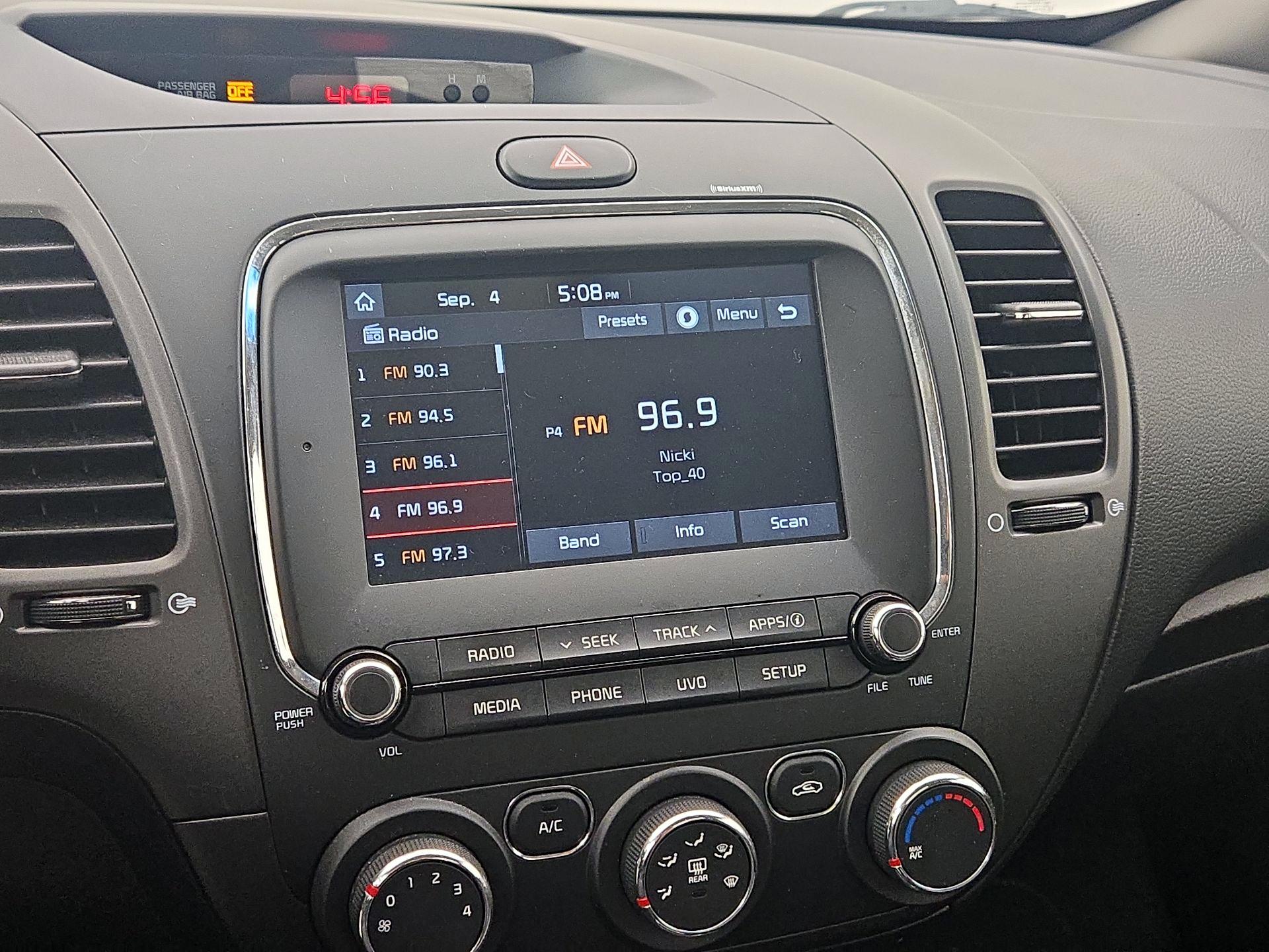 Thumbnail: 2018 Kia Forte - 15