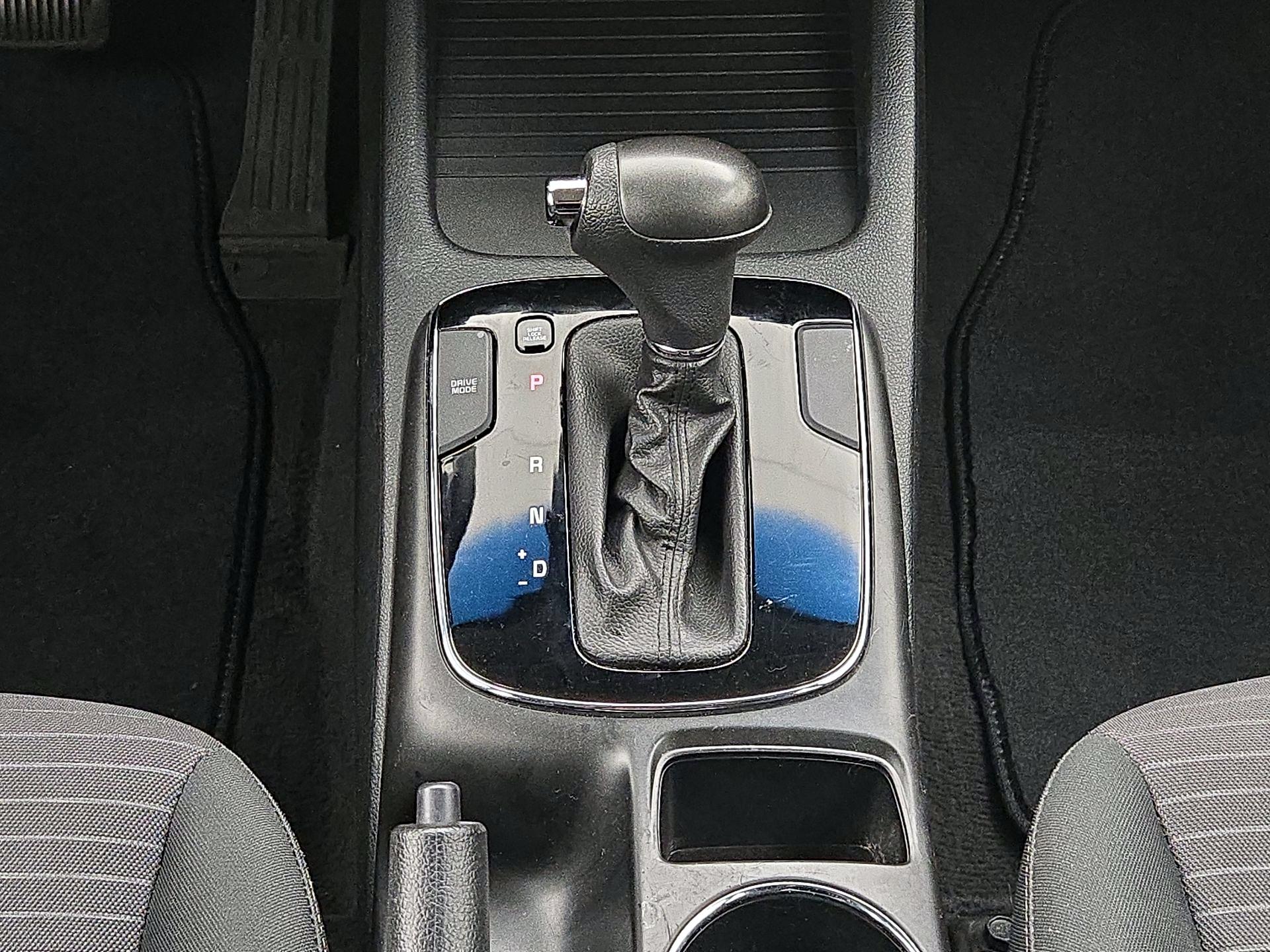 Thumbnail: 2018 Kia Forte - 17