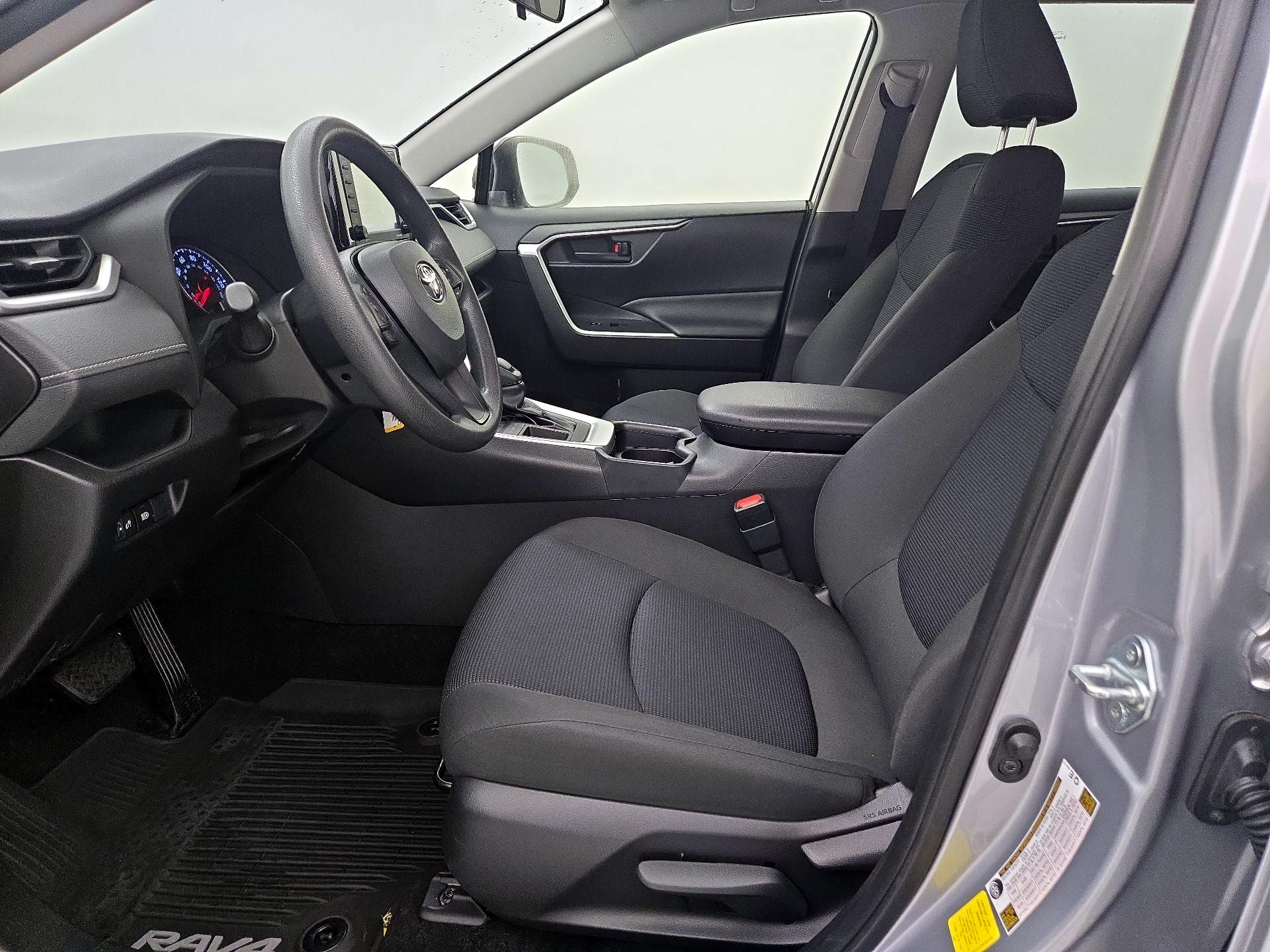 Thumbnail: 2020 Toyota RAV4 - 11