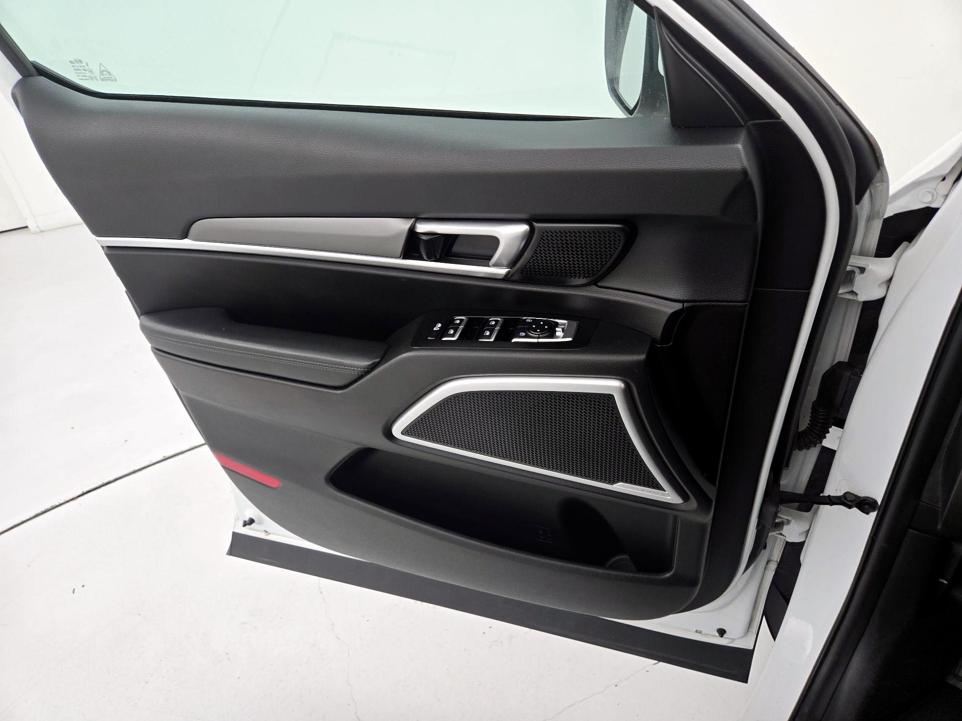 Thumbnail: 2020 Kia Telluride - 12