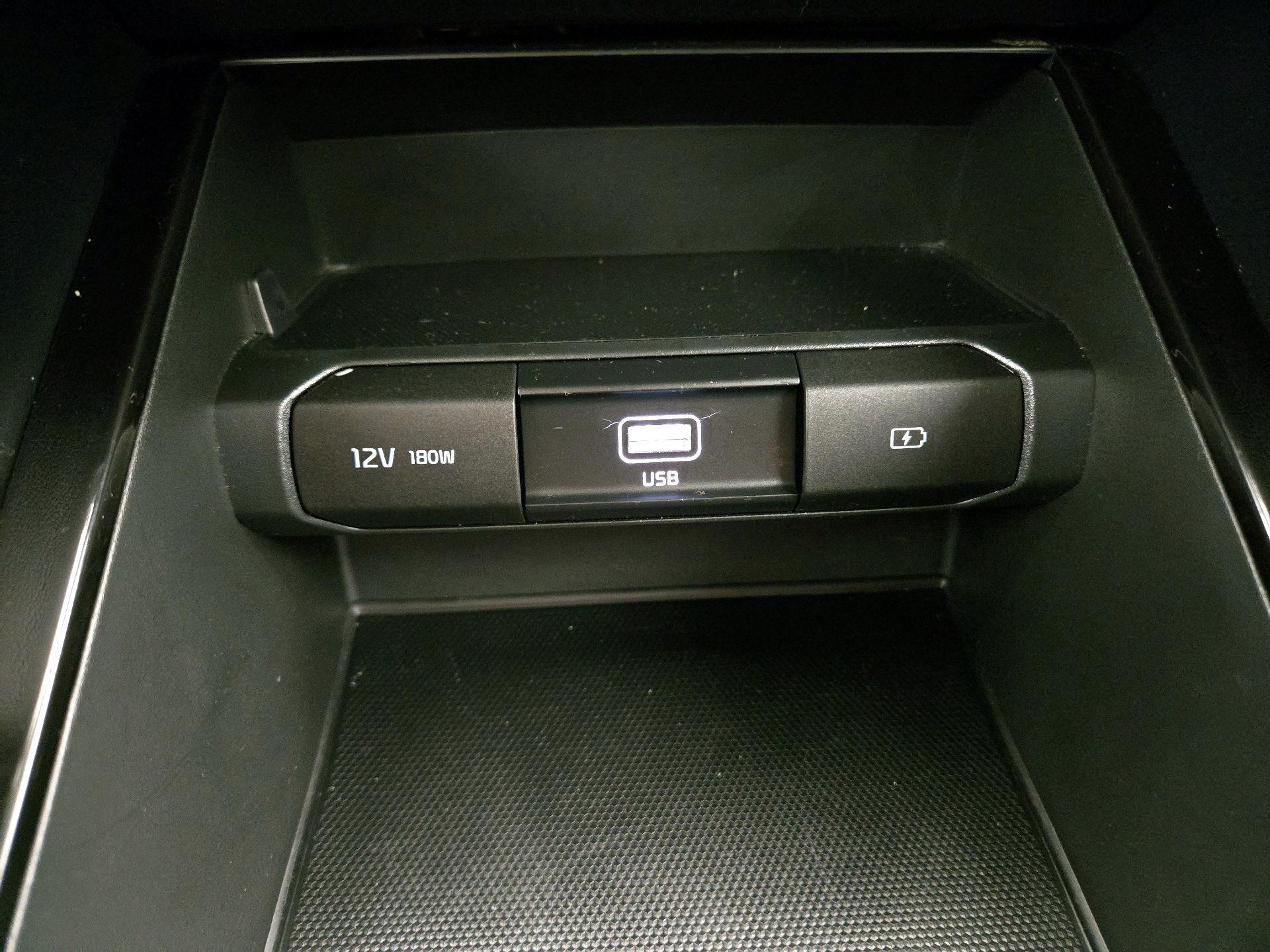 Thumbnail: 2020 Kia Telluride - 18