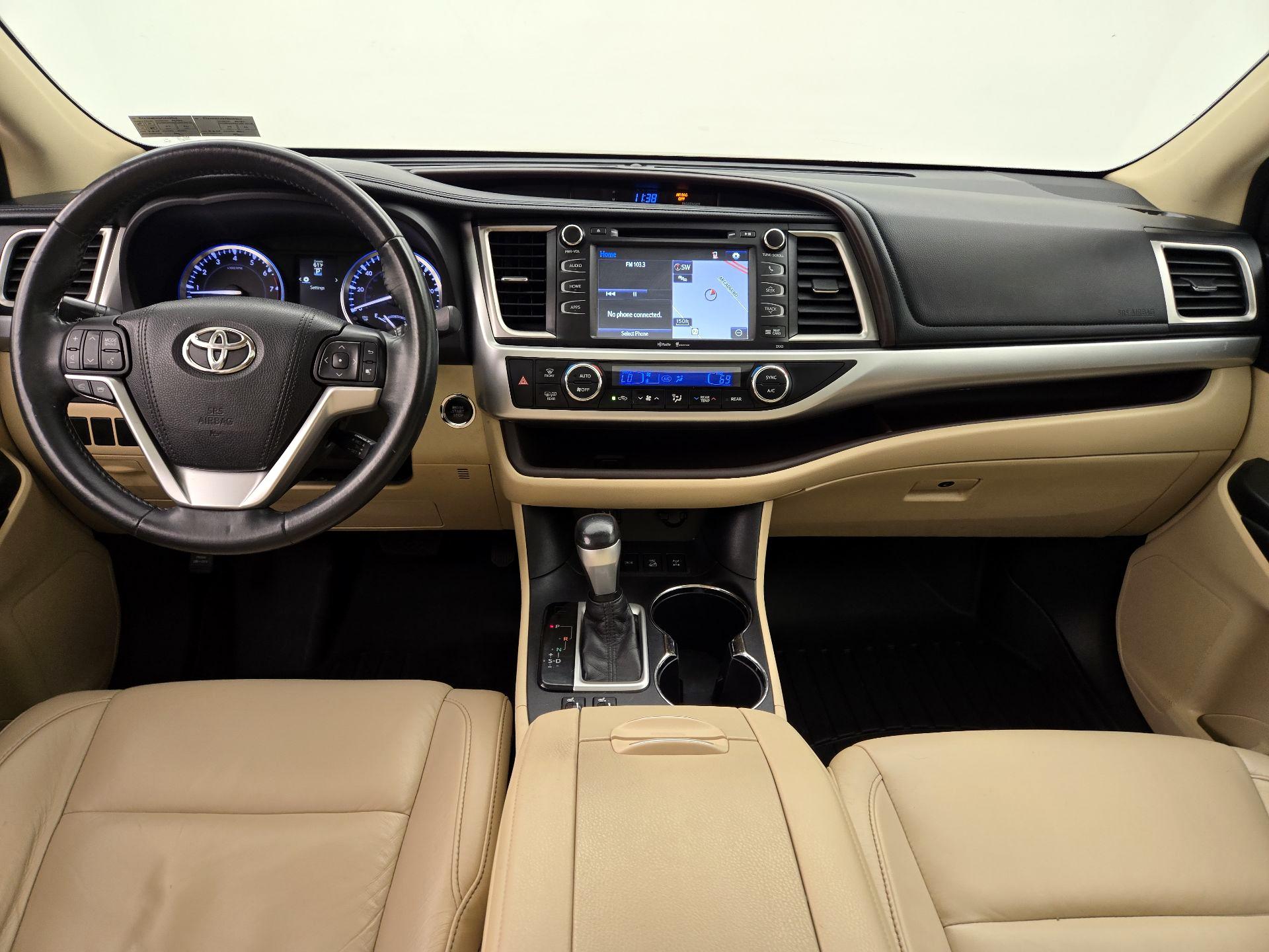 Thumbnail: 2015 Toyota Highlander - 9