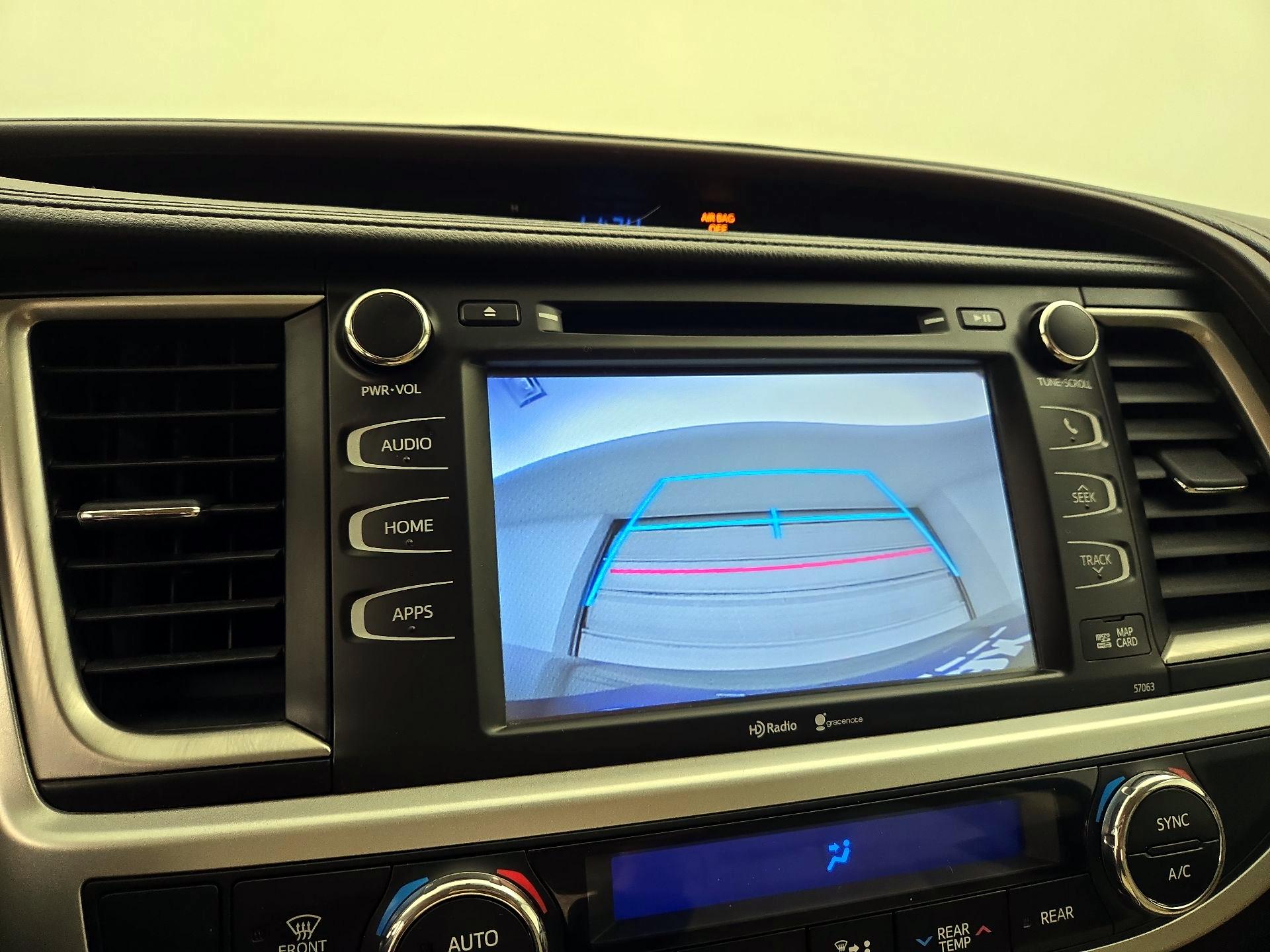 Thumbnail: 2015 Toyota Highlander - 15