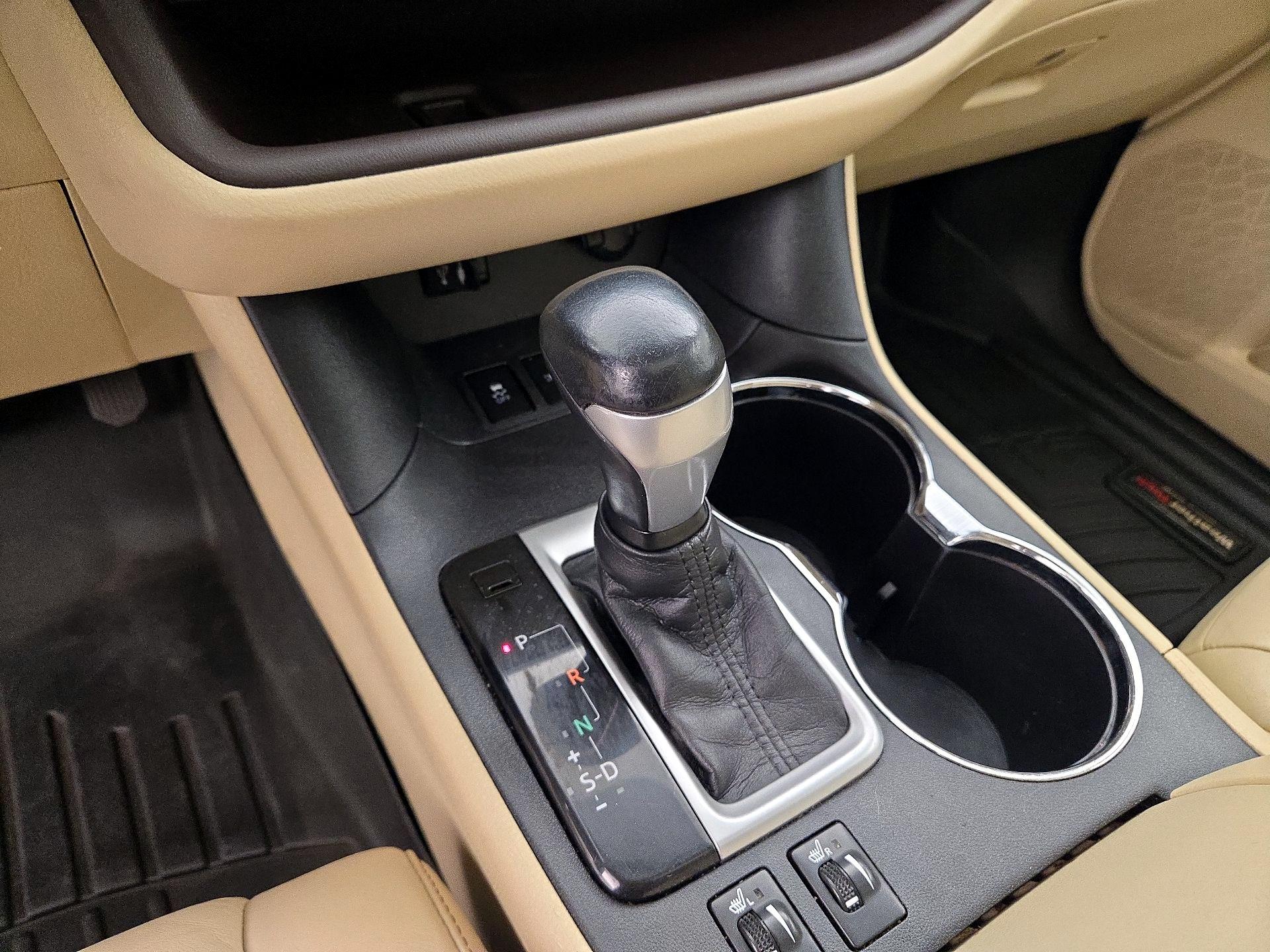 Thumbnail: 2015 Toyota Highlander - 18