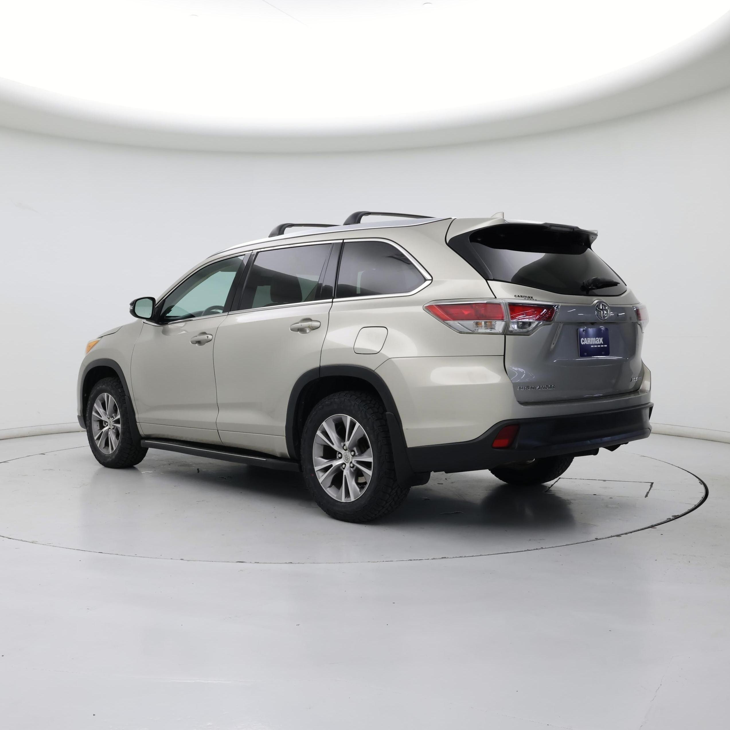 Thumbnail: 2015 Toyota Highlander - 2
