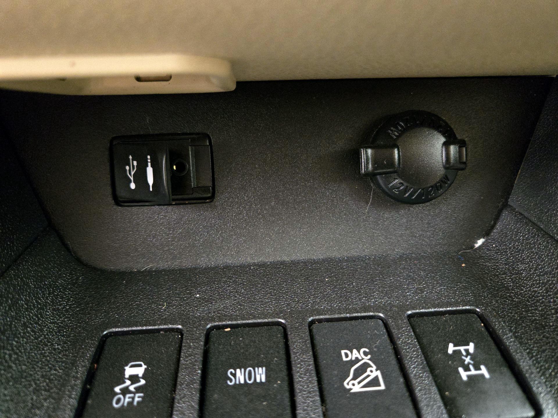 Thumbnail: 2015 Toyota Highlander - 19