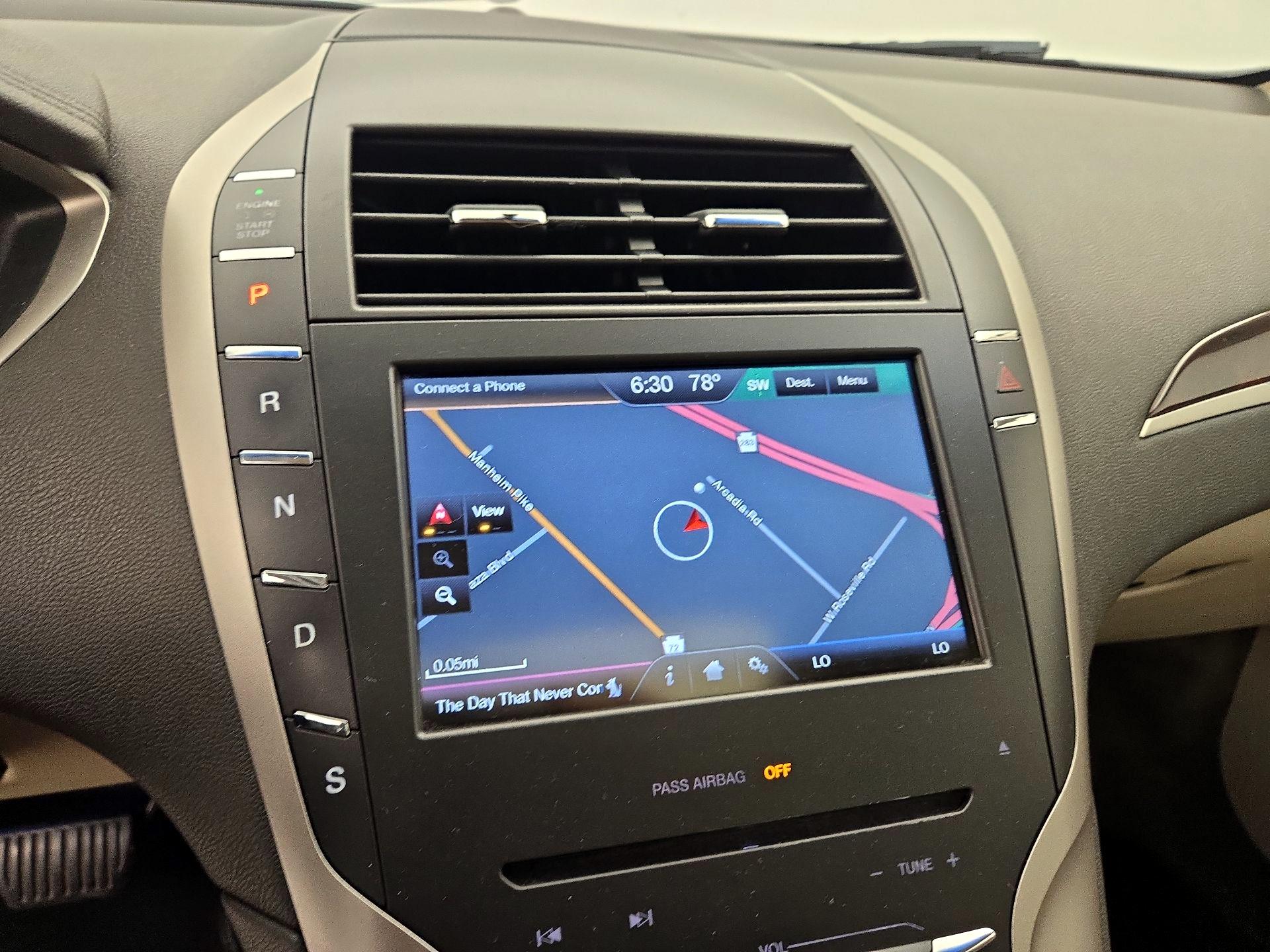 Thumbnail: 2016 Lincoln MKZ - 14