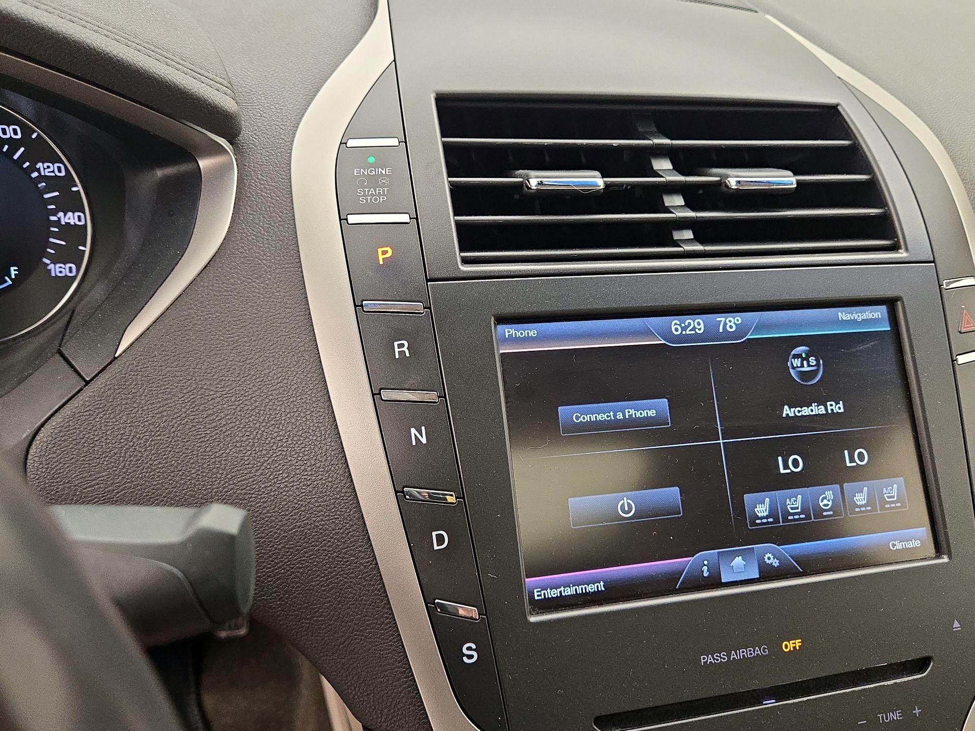 Thumbnail: 2016 Lincoln MKZ - 18