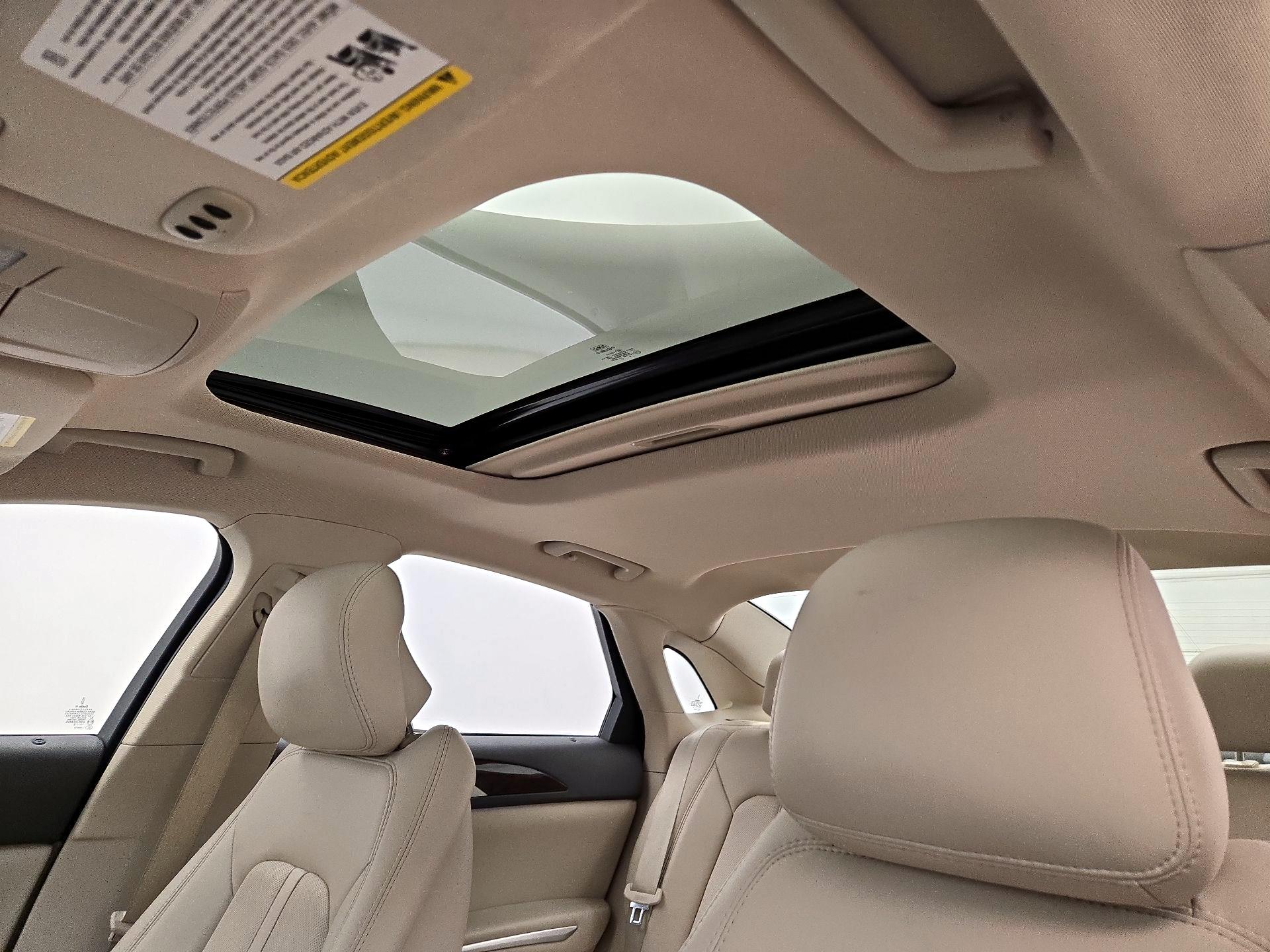 Thumbnail: 2016 Lincoln MKZ - 20