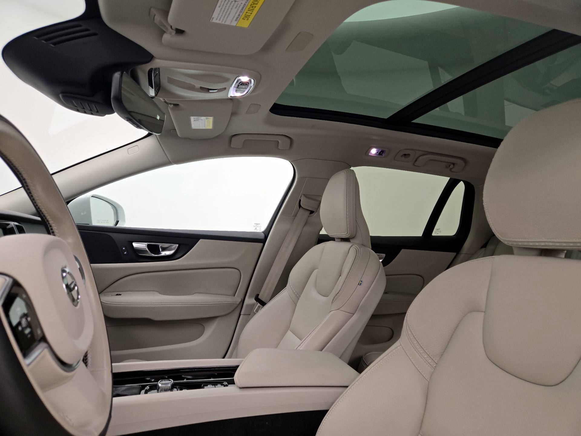 Thumbnail: 2020 Volvo S60 - 19