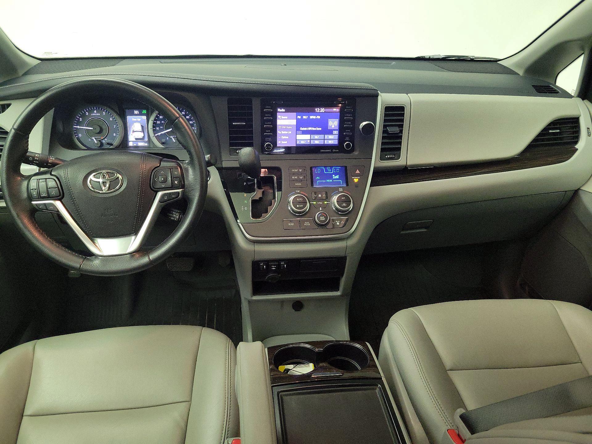 Thumbnail: 2020 Toyota Sienna - 9