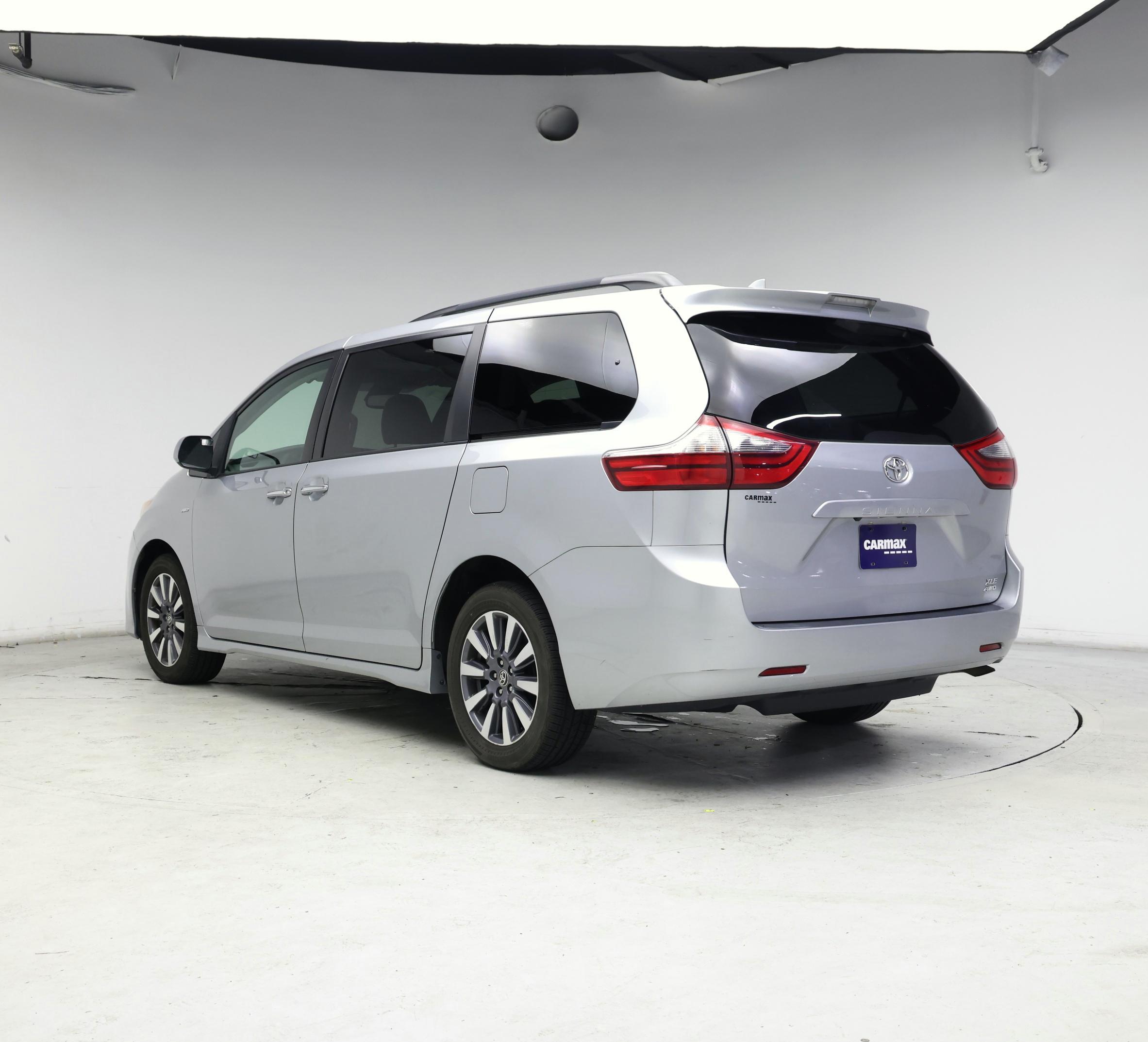 Thumbnail: 2020 Toyota Sienna - 2