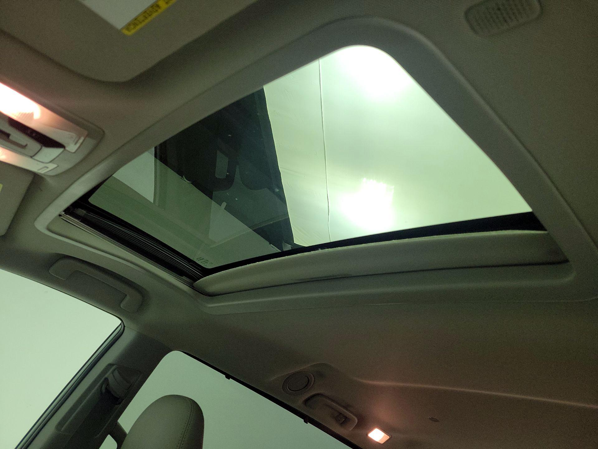 Thumbnail: 2020 Toyota Sienna - 19